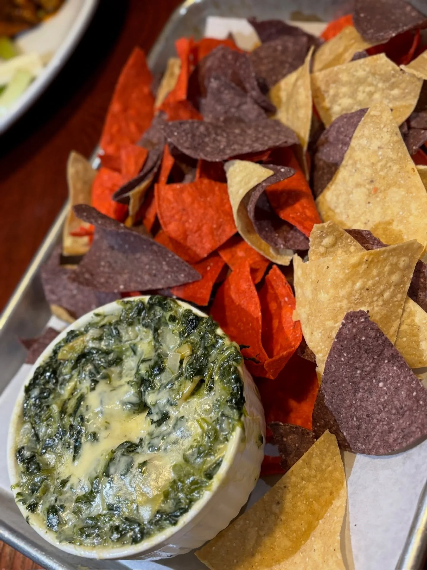 It’s a beautiful day for a Sunday funday! Join us for the food, football, fun, and drinks! βοΈππΊπ½οΈ
#flynns #lynbrookny #michaleenflynns #sundayfunday #nfl #fall
