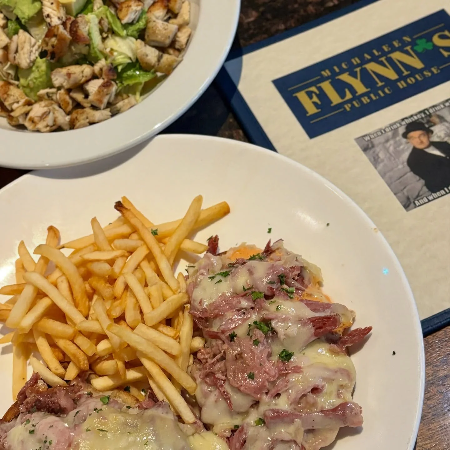 Lunch is served 🍽️😋

#michaleenflynns #longislandny #lieats #lynbrookny #goodeats #eeeeats