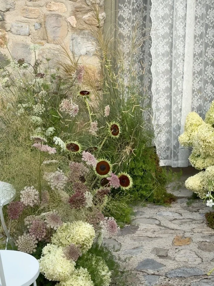 Ethereal summer with a new take on sunflowers &mdash;

Creative Design + Photo @emilyb.photo 
Planning @heatherlongevents 
Rentals @diamondeventandtent 
Dress @dalliancegownrentals
Florals @terrafloradesign 
Linens @bbjlatavola 
Tux @friartux 
Statio