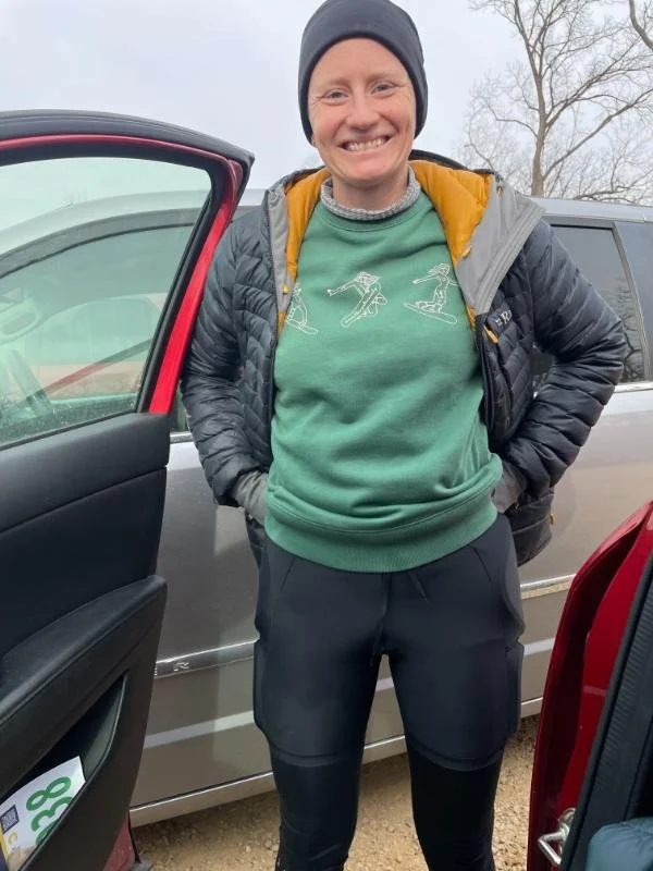 Tortoise pads front view over leggings