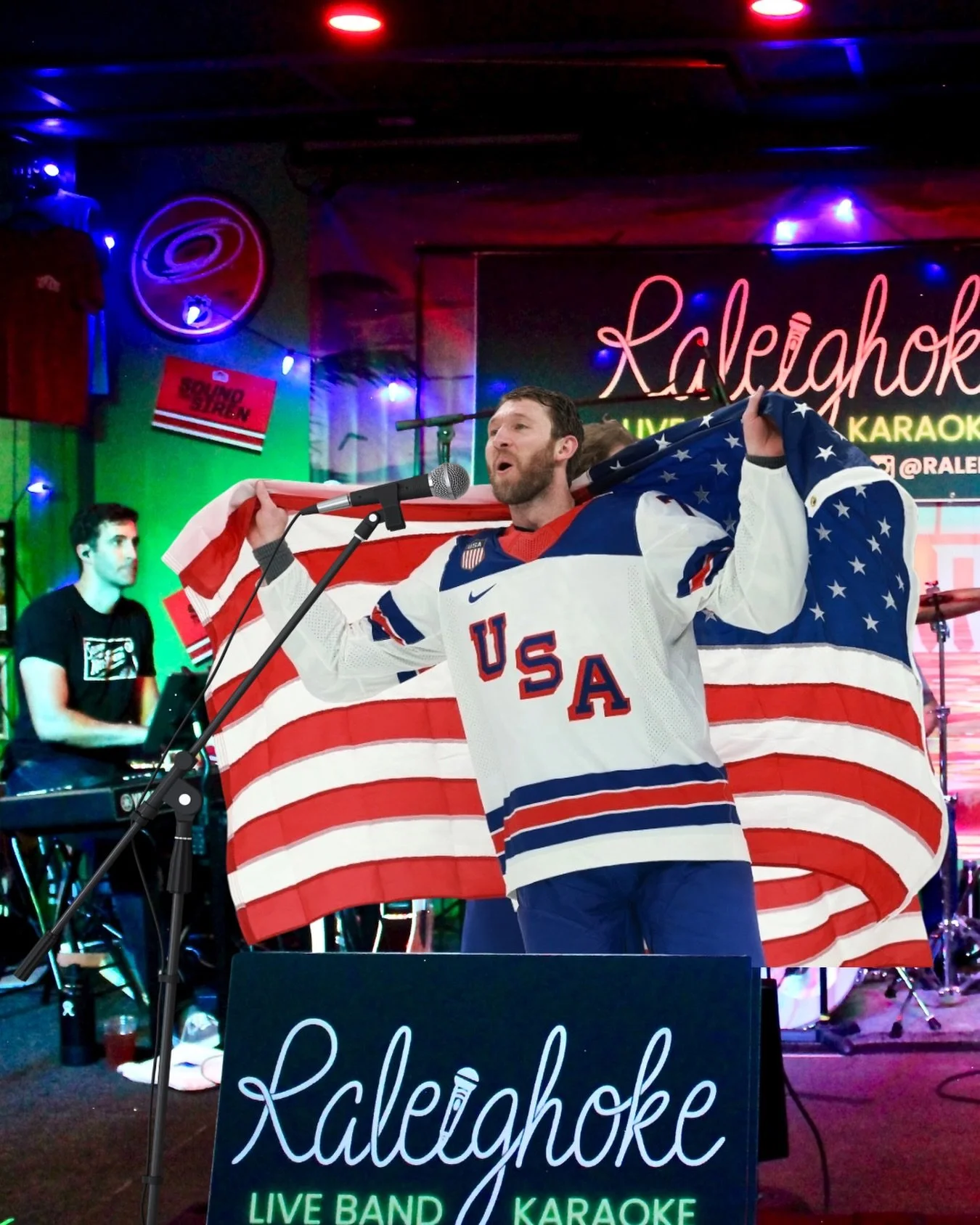 Maybe we should add &ldquo;We Are The Champions&rdquo; to the Raleighoke song list 🤔 🏅 

Congrats to local hero @jslavin74 and @team.usamenshockey and @teamusawomenshockey on the Olympic wins!

Also &mdash; if ya come by our @tapyardraleigh show on