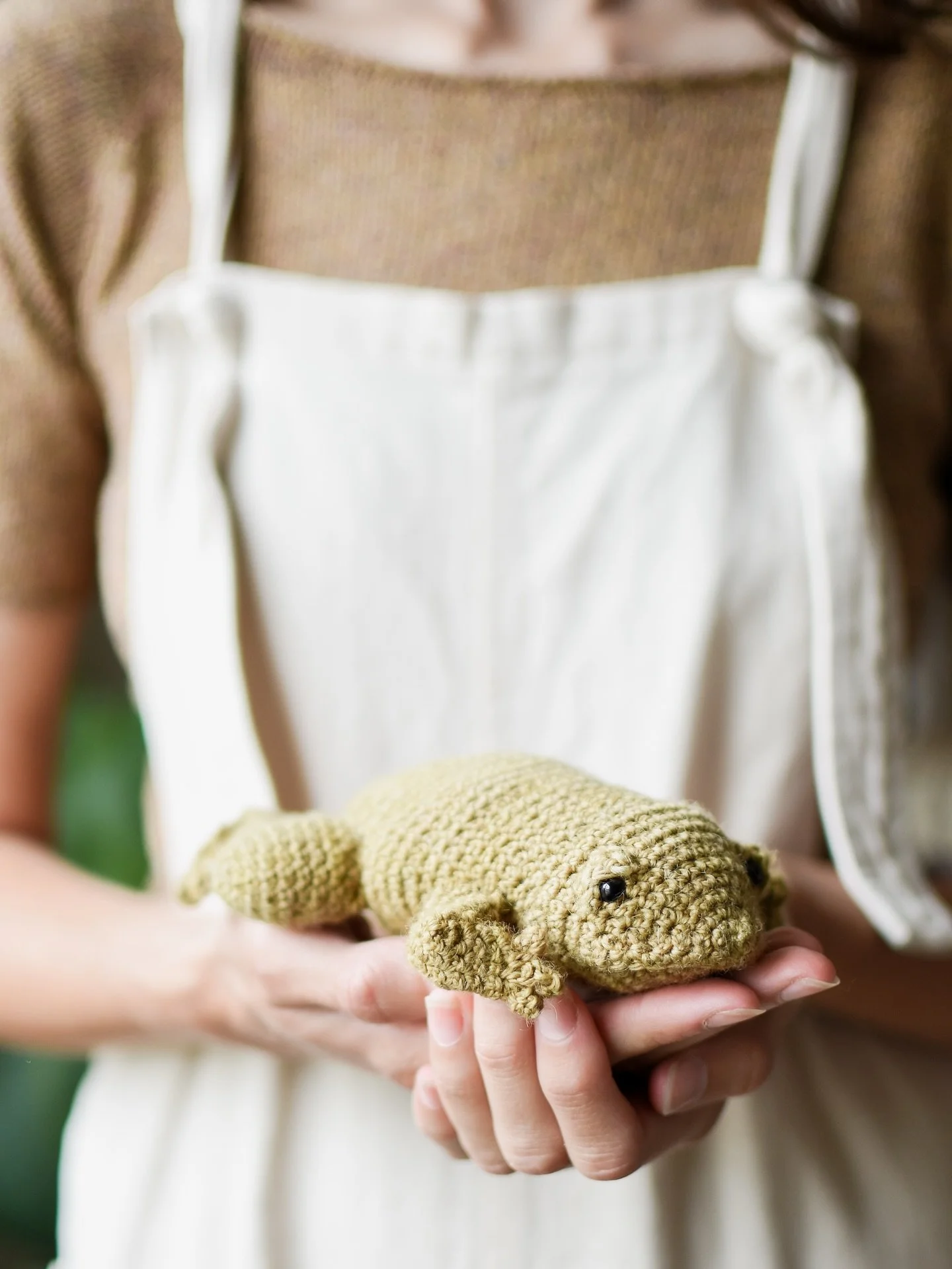 Here is another crocheted sample for BFL Sock! This is Little Frog designed by @critter_stitch 

There are currently a couple of green colour ways in the shop that would be perfect for some frogs! 

Free shipping for all orders till August 4th 11:59p