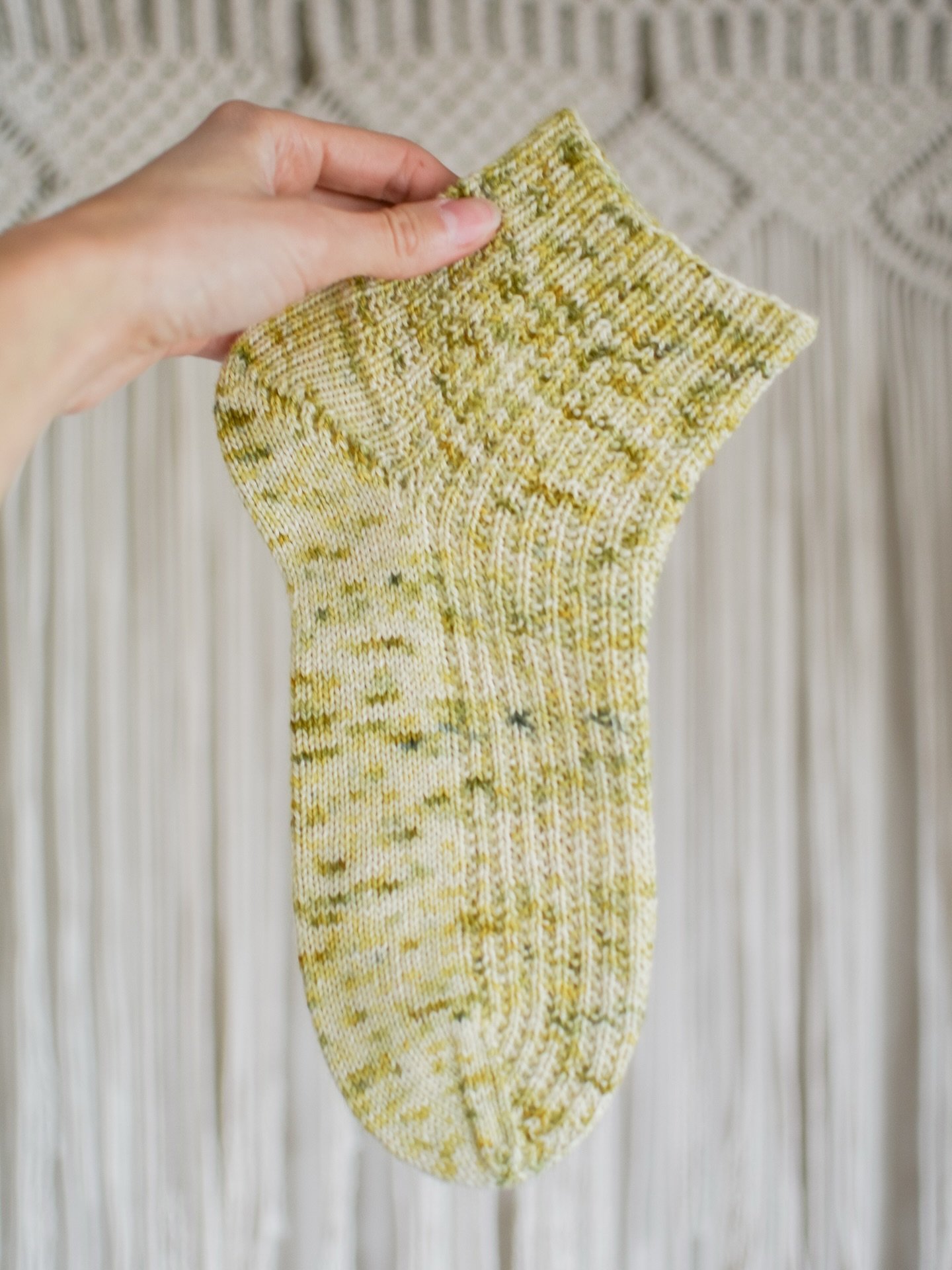 A sample of the onion &amp; sunflower colourway 🌻 naturally dyed on 100% BFL Sock yarn  #karliepaigefibreco #naturallydyed