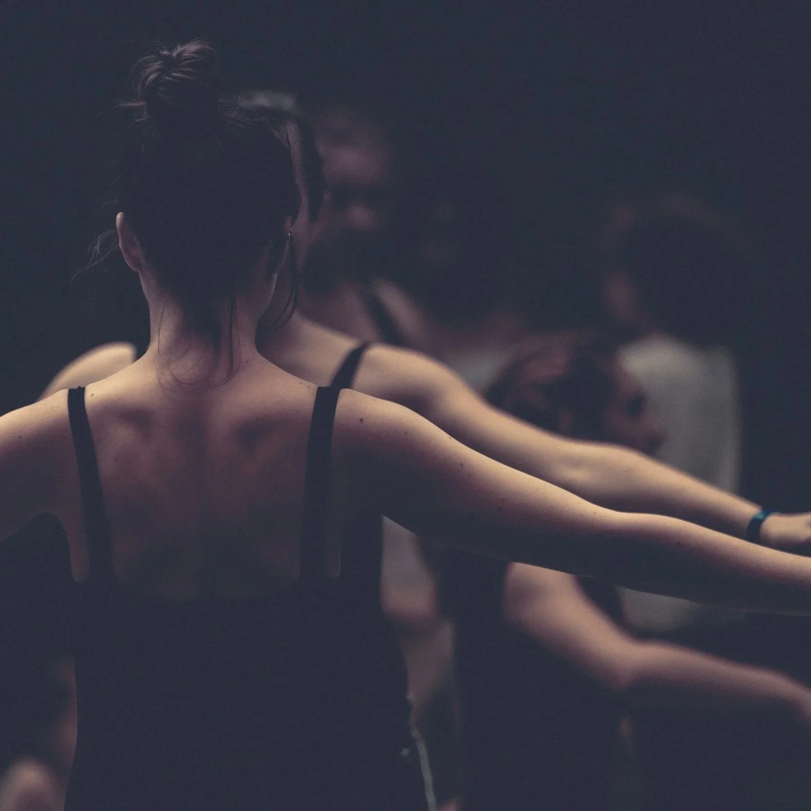 Contemporary Barre Conditioning
