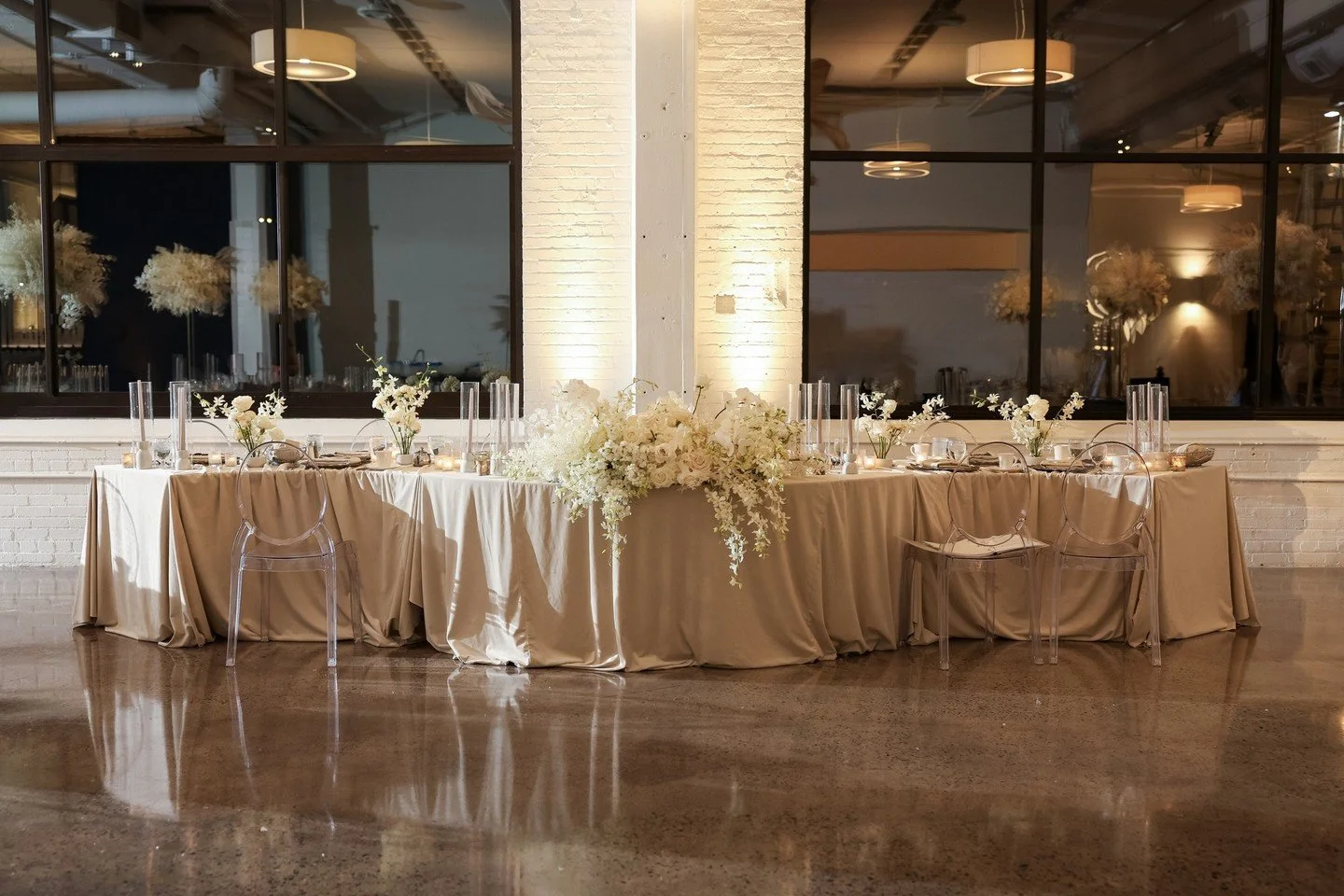Serpentine tables are a b**** to style, but they sure are pretty! ⁠
⁠
Planning | @stylearchitectsweddings⁠
Venue | @urbandaisyevents⁠
Photography | @andrewvickphotography⁠
Content Creation | @candidandkate⁠
Catering | @damicohospitality⁠
Bar | @4liqu