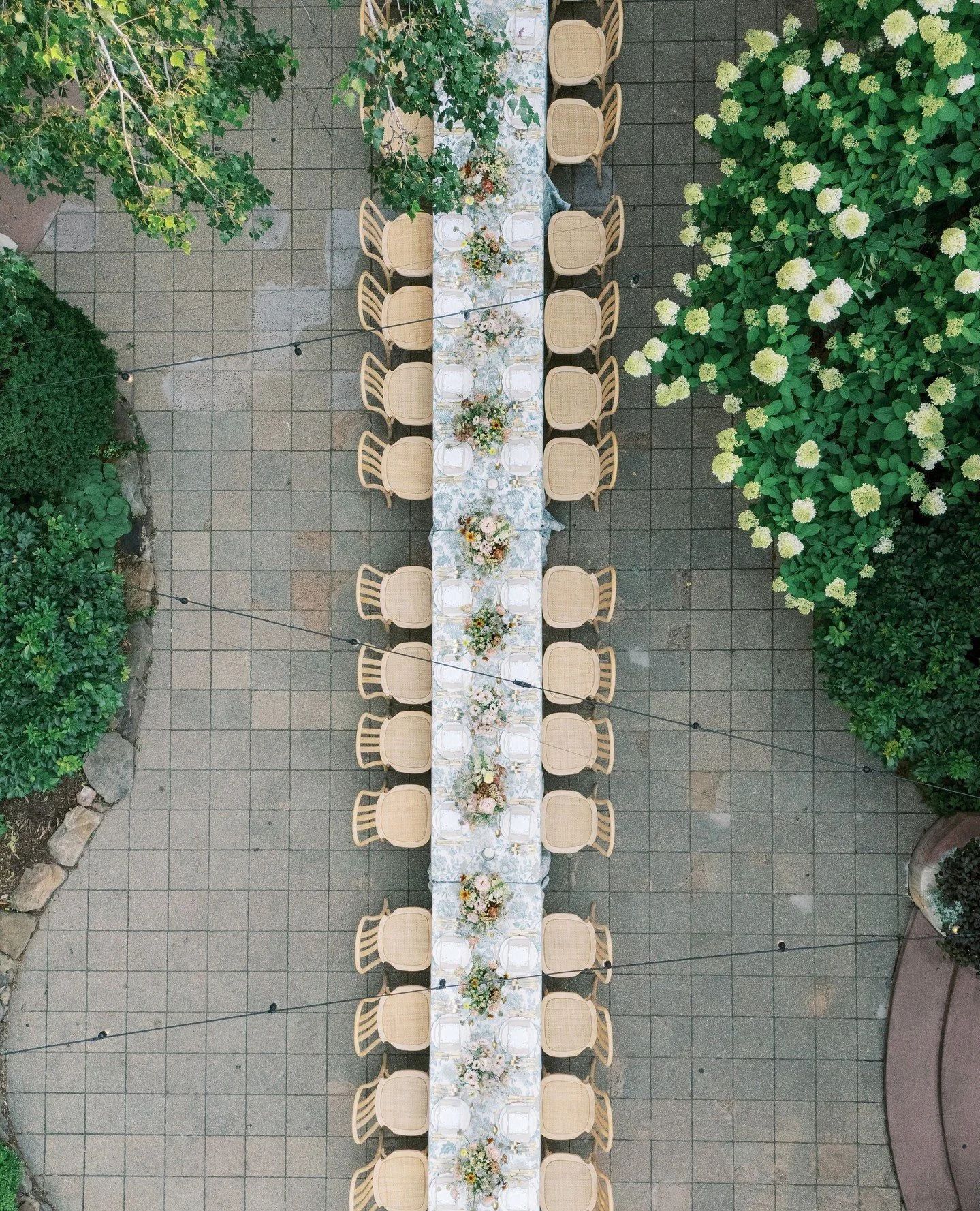 Aerial view of the quiet moment before the space is filled with your guests' conversation. ⁠
⁠
Design &amp; Floral | @ashleyfoxdesigns⁠
Planning | @stylearchitectsweddings⁠
Venue | @vandusenmansion⁠
Photography | @maritwilliamsphoto⁠
Videography | @t