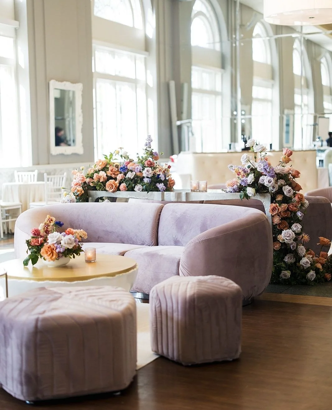 Lounge groupings are always worth it in our book!⁠
⁠
Planning | @stylearchitectsweddings⁠
Venue | @thebeachclubevents⁠
Photography | @cadenceandeli⁠
Videography | @summithillstudios⁠
Catering | @damicocatering⁠
Cake | @_heytherecupcake⁠
Floral | @erg