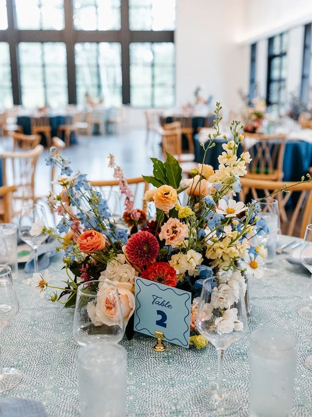 A little color goes a long way! 😉⁠
⁠
Planning | @stylearchitectsweddings⁠
Venue | @whiteandsable⁠
Catering | @forkandflairmn⁠
Bar | @4liquidmotion⁠
Photography | @katherine.bowes⁠
Floral | @wilderlandfloral⁠
DJ | @upeventgroup⁠
Desserts | @_heythere