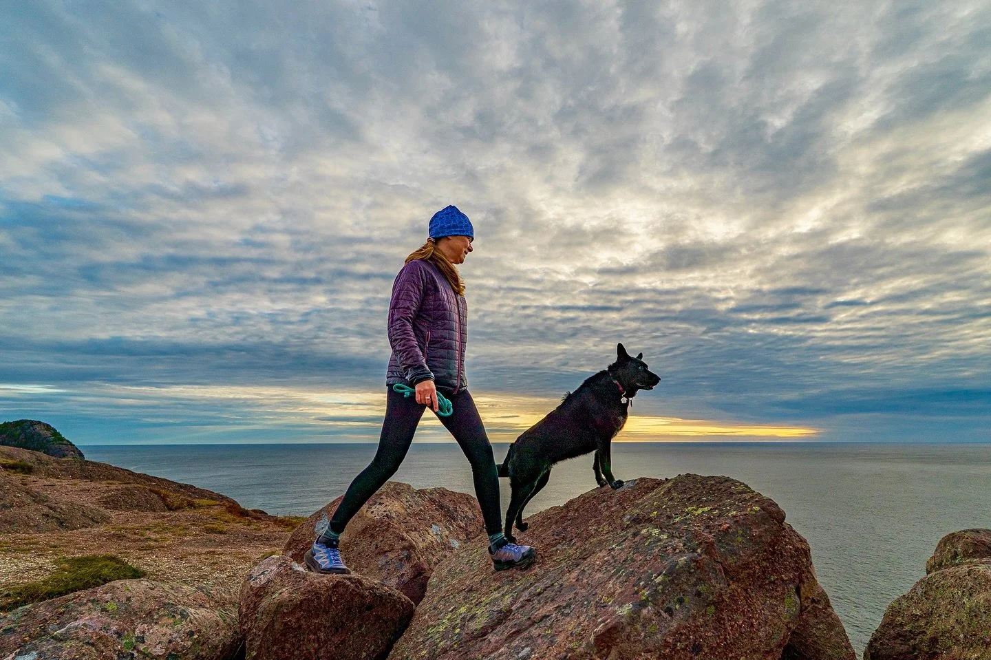 Last dawn patrol on Signal Hill for a while. Beautiful way to greet a brand new day. 

#newfoundlandandlabrador #stjohns #signalhill #canada #documentary #firstlight #dawnpatrol #northatlantic