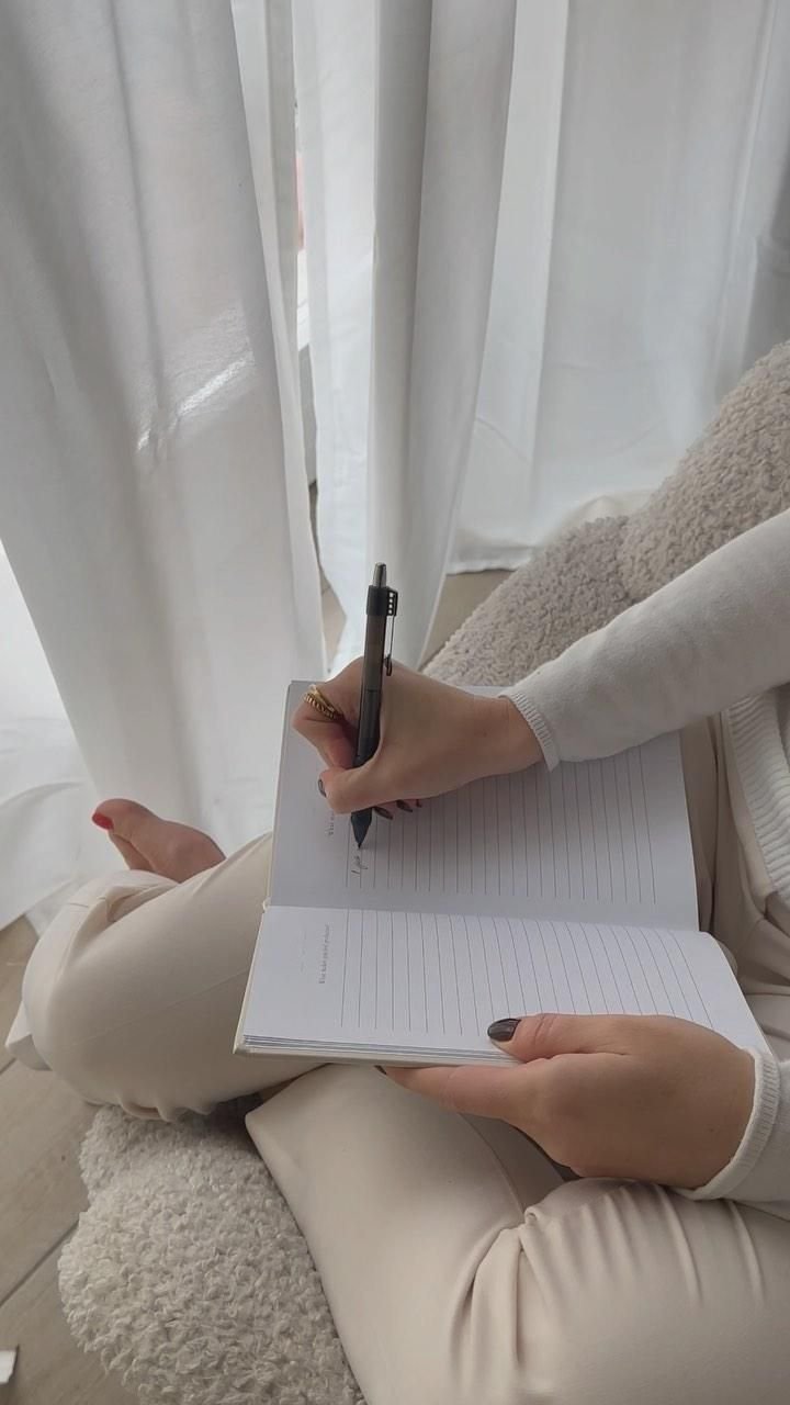 The ‘Write It, Don’t Text It’ Rule That Saved Me from Regret