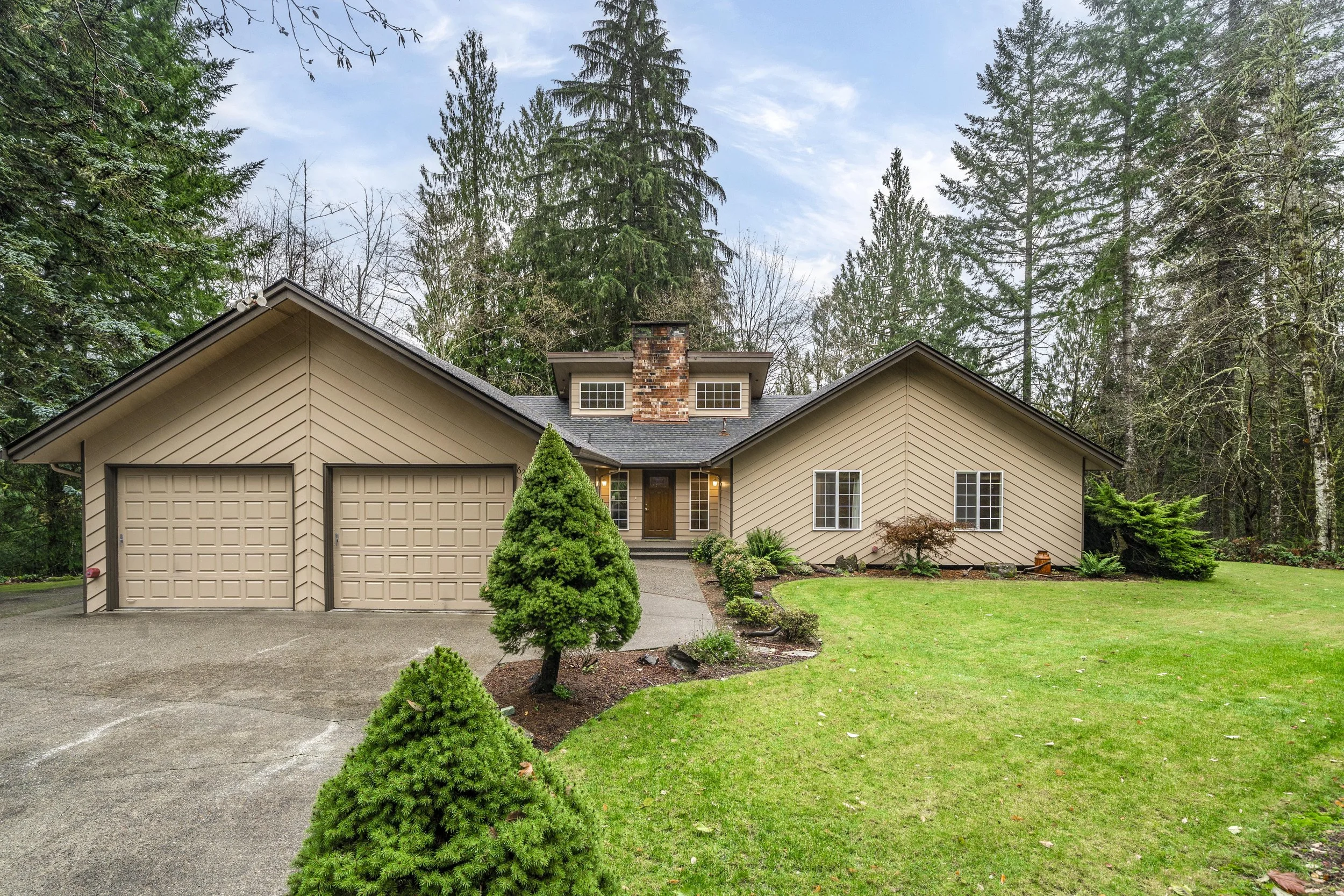 6221 Northill Dr SW, Olympia, WA LISTED : $775,000 - SOLD :$775,000