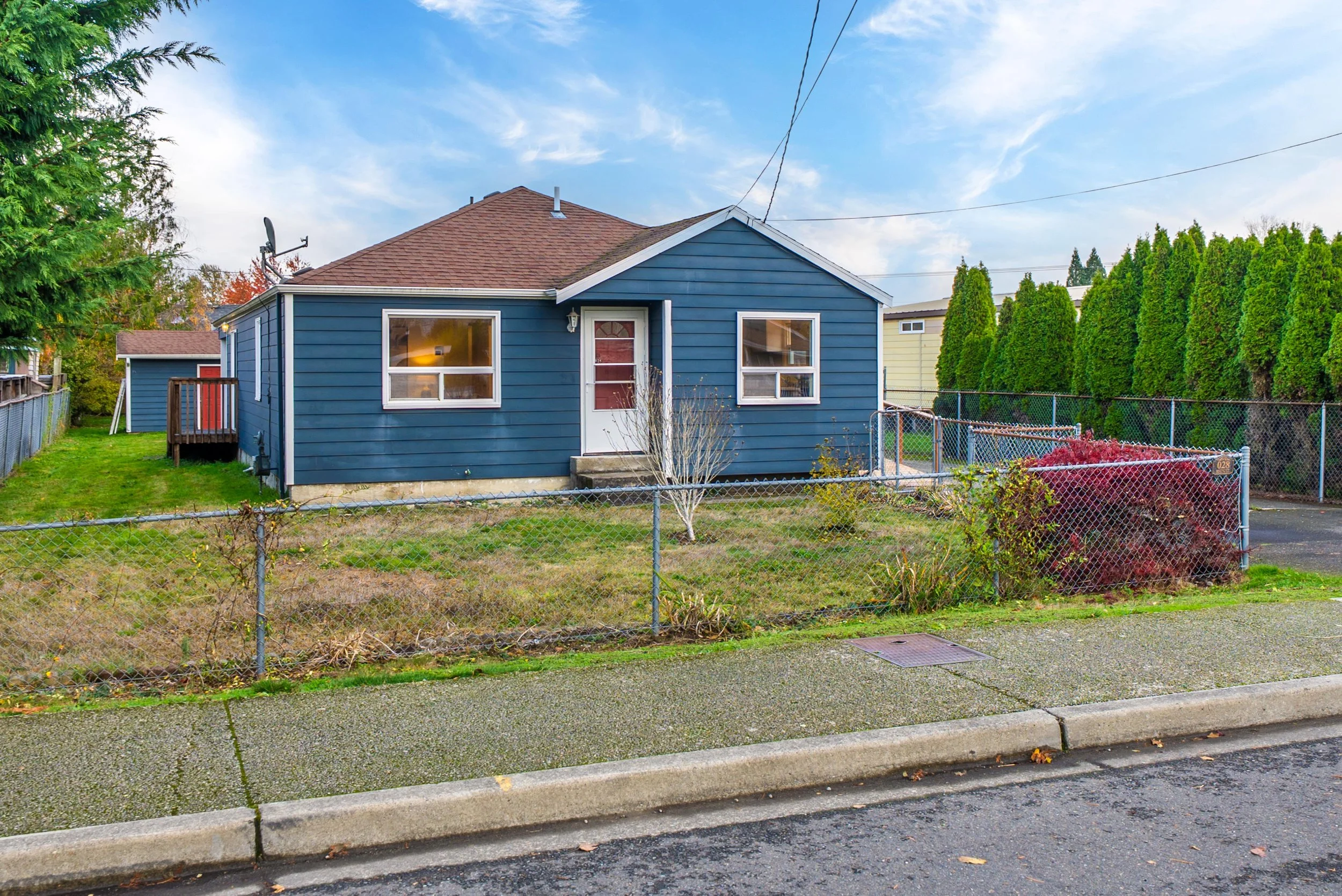 28 Main St, Algona, WA LISTED : $460,000 - SOLD :$450,000