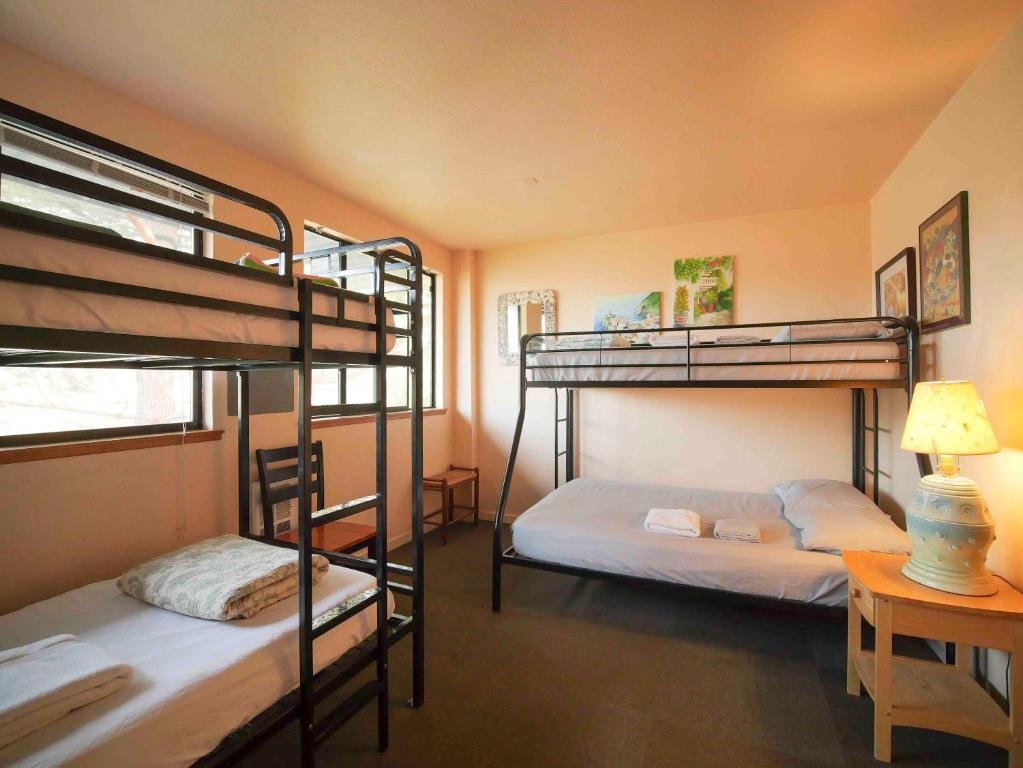 Applegate Bunkroom 2.jpg