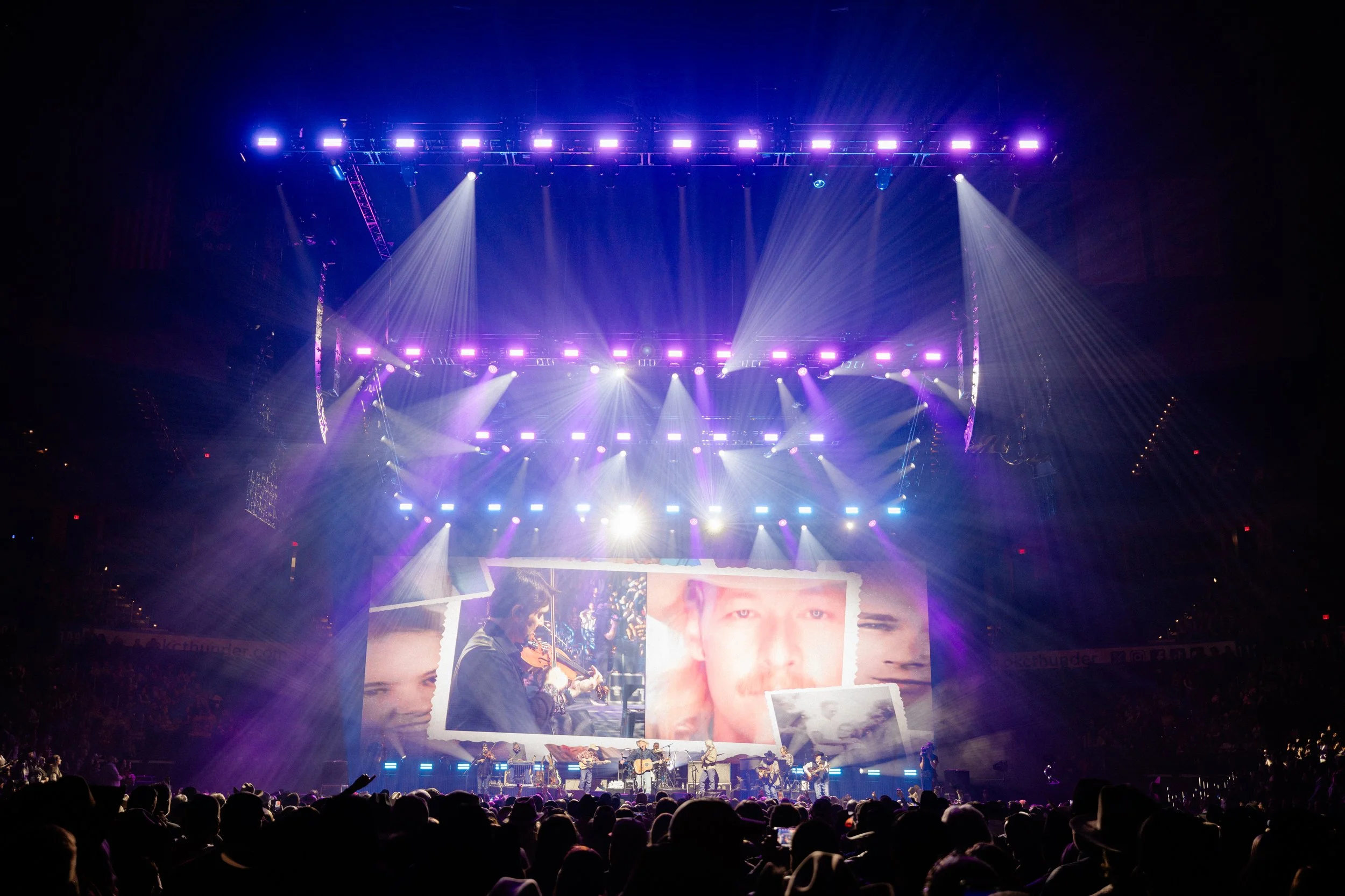 @lebamatt-Alan-Jackson-Tour-2025-Last-Call-oklahoma-city-paycom-center-0306.JPG