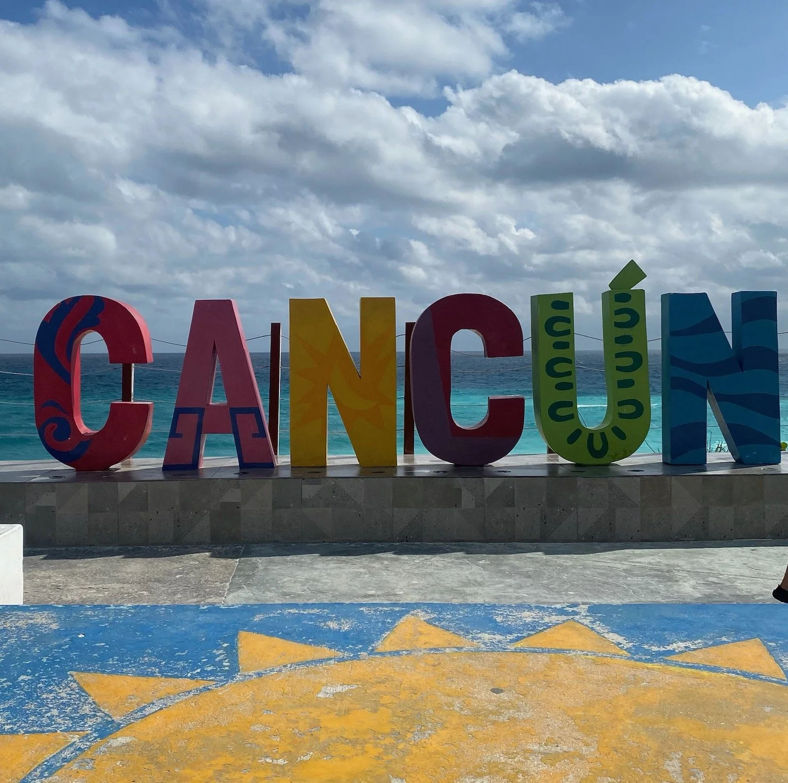Cancun sign.jpg