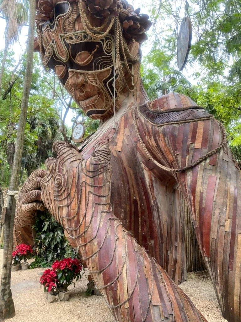 Escultura Ven a la luz in Tulum Mexico