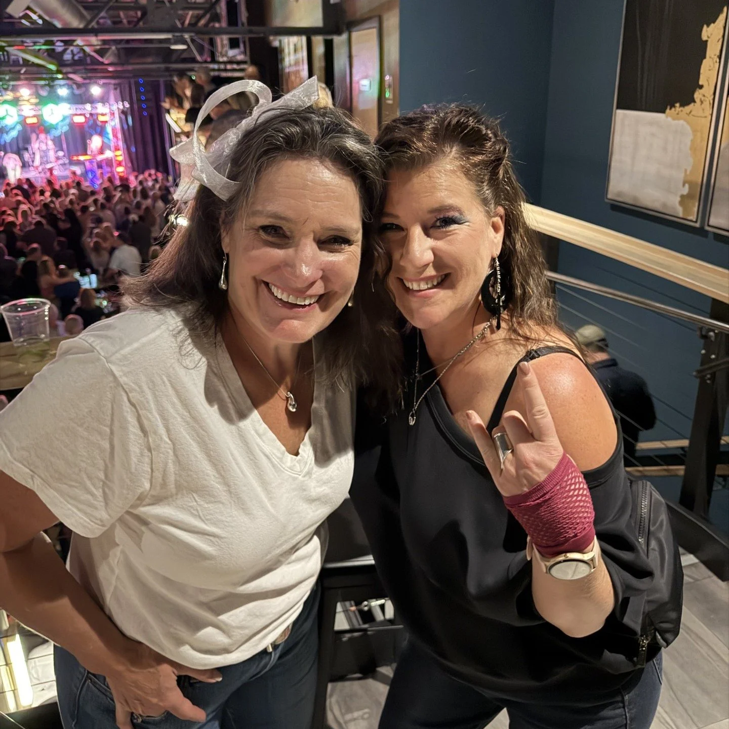 Big hair, bright colors, and Bon Jovi 🕺🪩

That Eighties Band brought the energy, and you brought the heart! Thank you to our VIPs who partied for a purpose Saturday night at The Buffalo Rose 80s Party. Thank you to the @buffalorose  for generously 