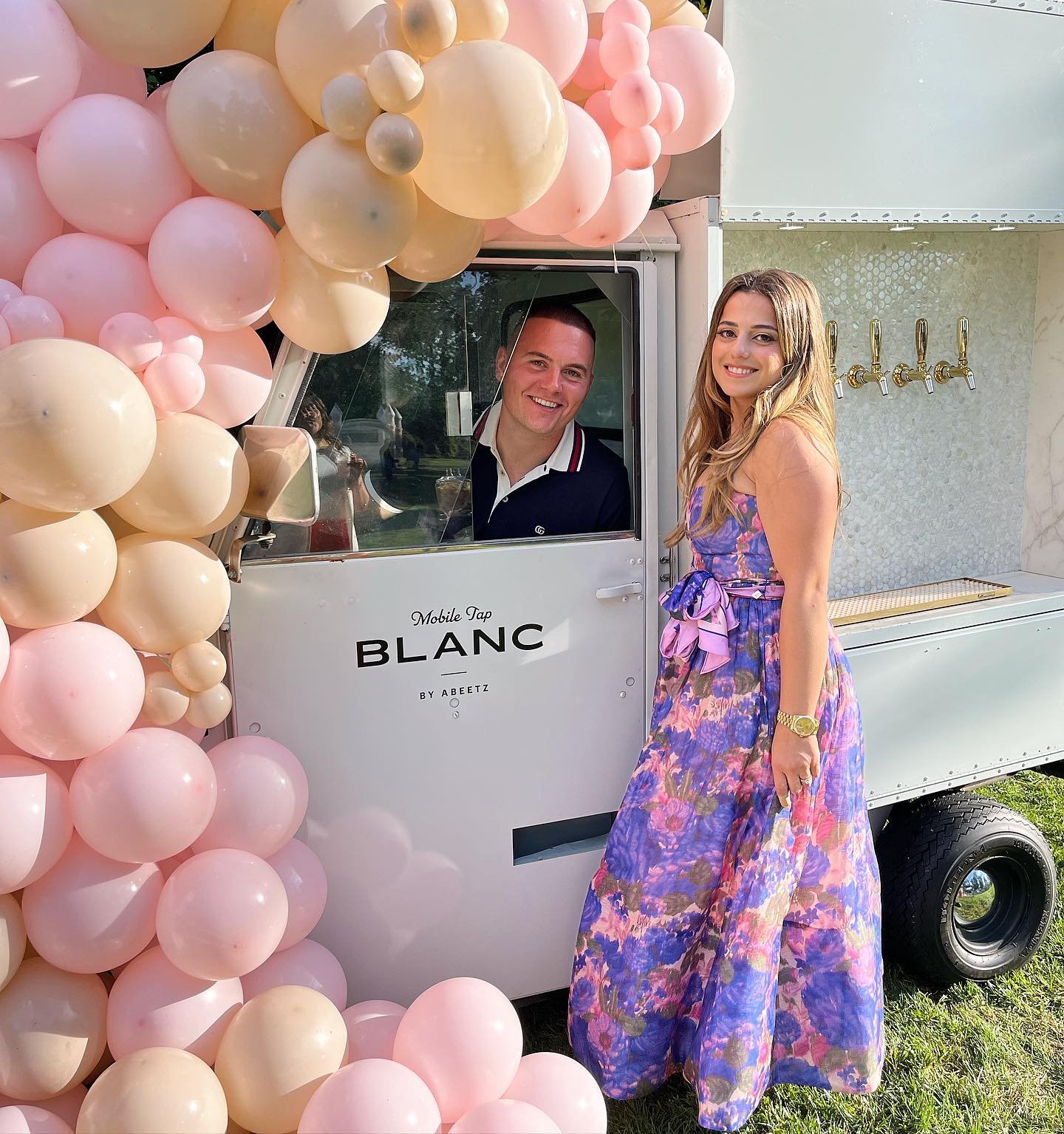 Birthdays are a little more fun with our tap truck 💜