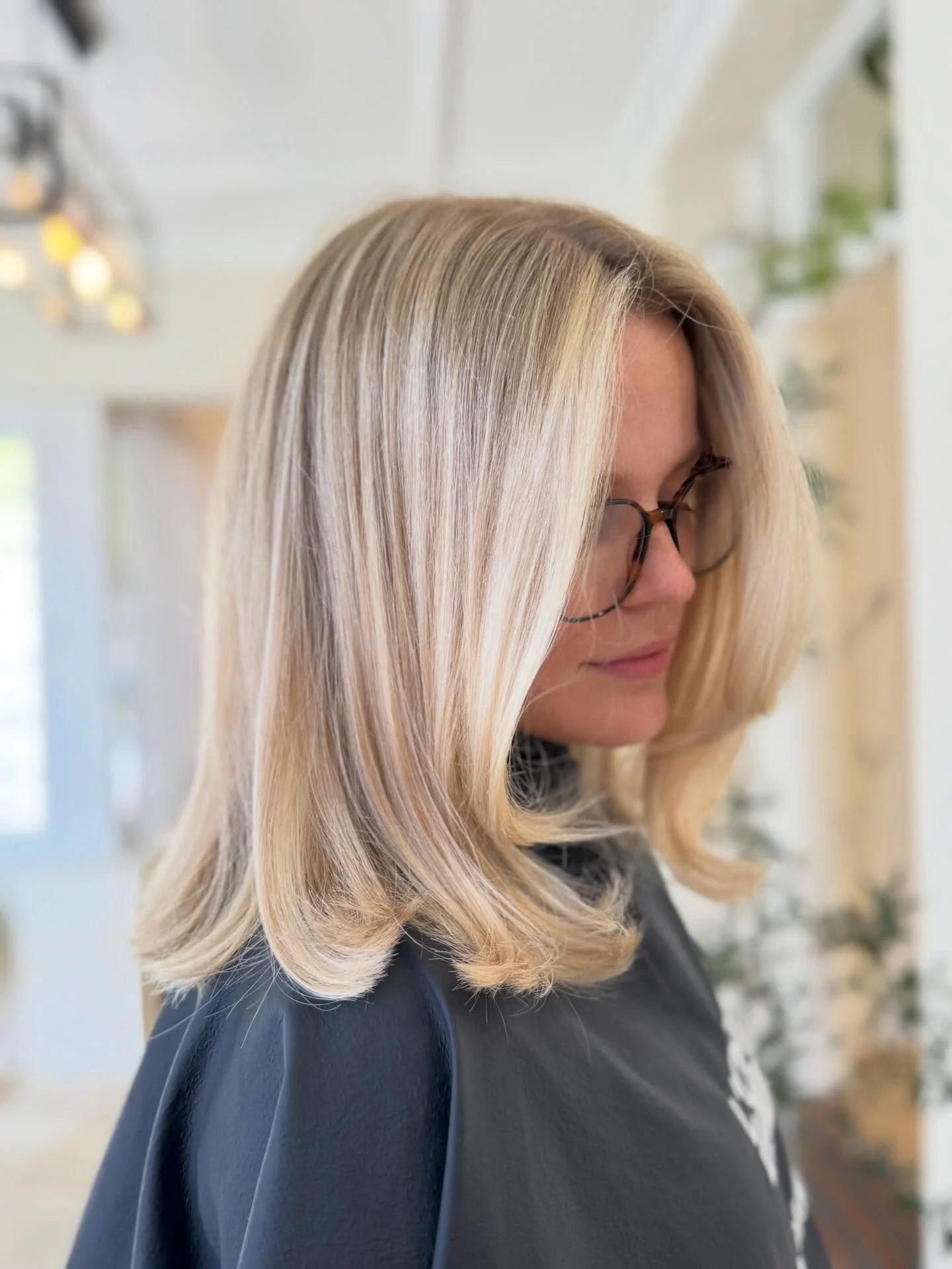 We LOVE a new technique and these 'air touch' foils are the new trend hitting the salon floor by @erika_jadshairdressers 🪄

Using the dryer to seperate the weak hair from the strong, giving only the most luxurious of blends.

If this technique sound