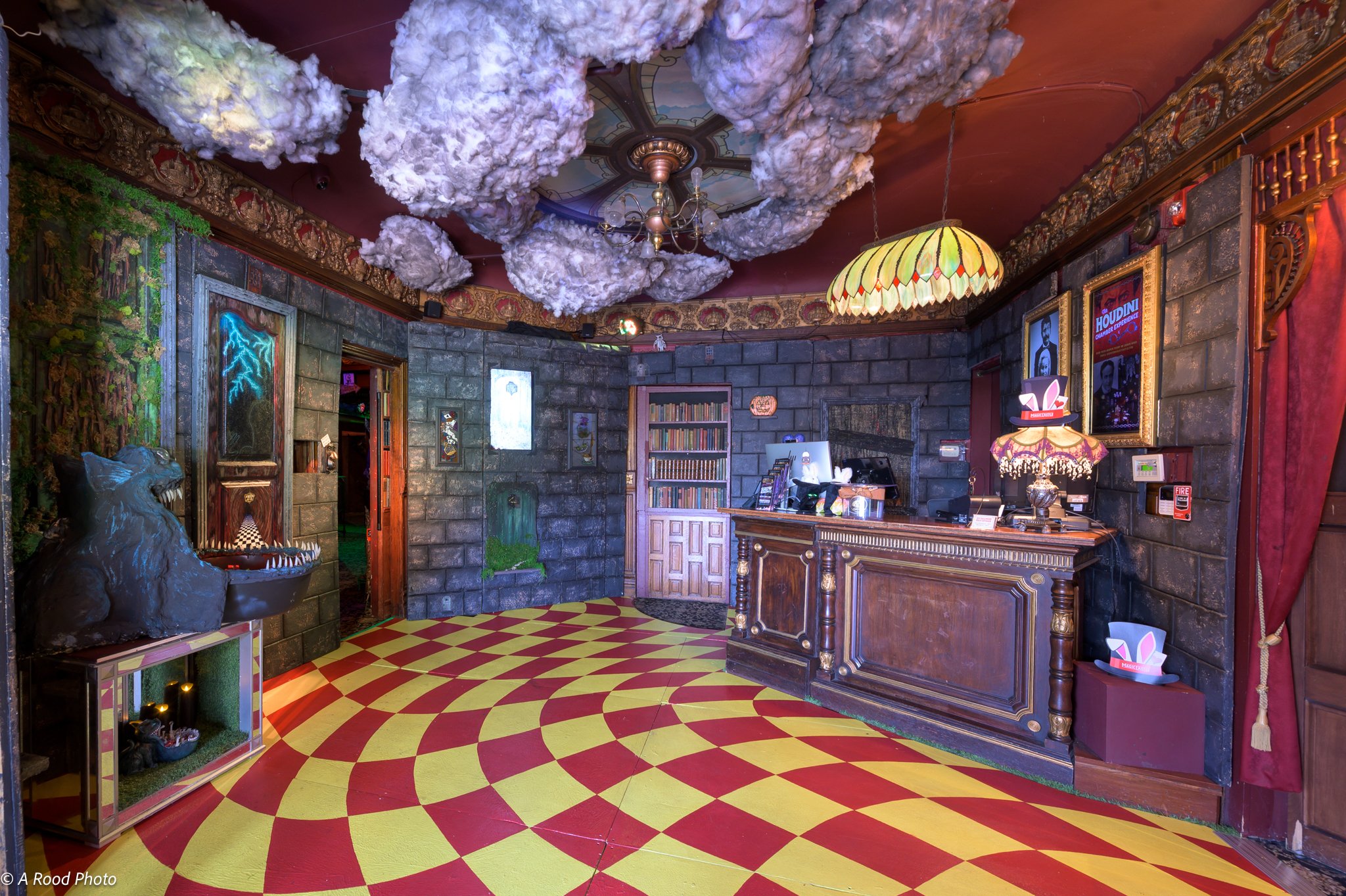 HalloweenDecorations_10212025_MagicCastle_StevoRood-83.jpg