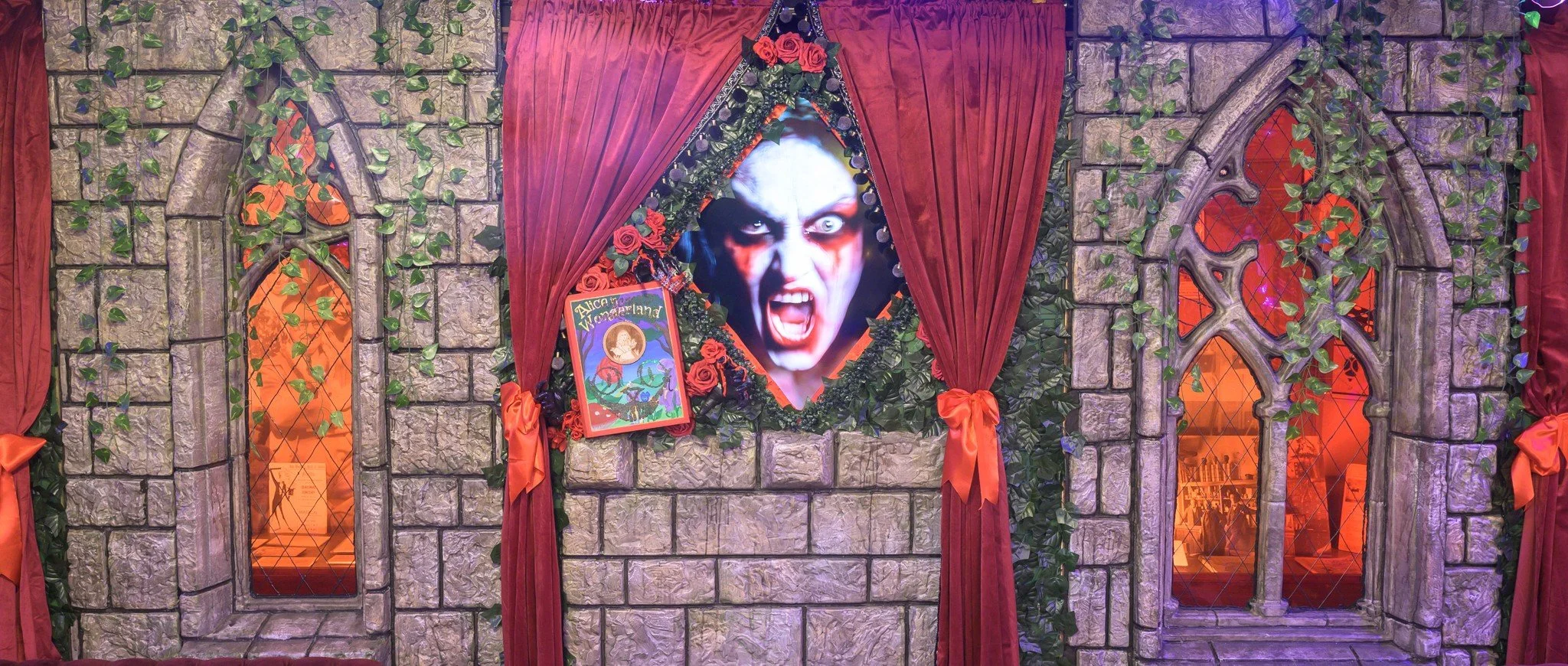 HalloweenDecorations_10212025_MagicCastle_StevoRood-7.jpg
