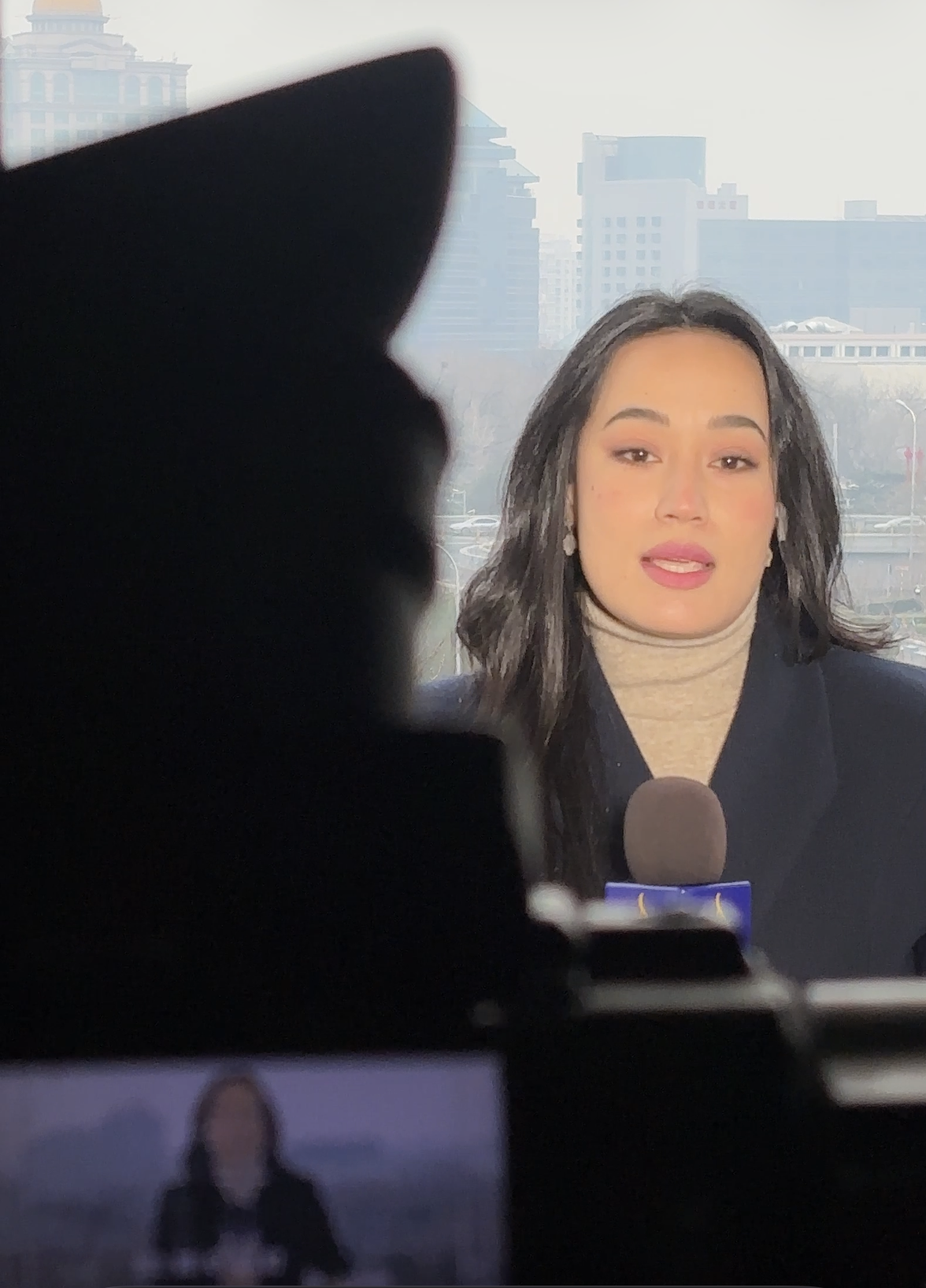 The image captures the intersection of on-site reporting and live production, with Beji Messai responsible for the full technical setup, including camera, lighting, and sound, ensuring accurate visual rendering and stable transmission throughout the 