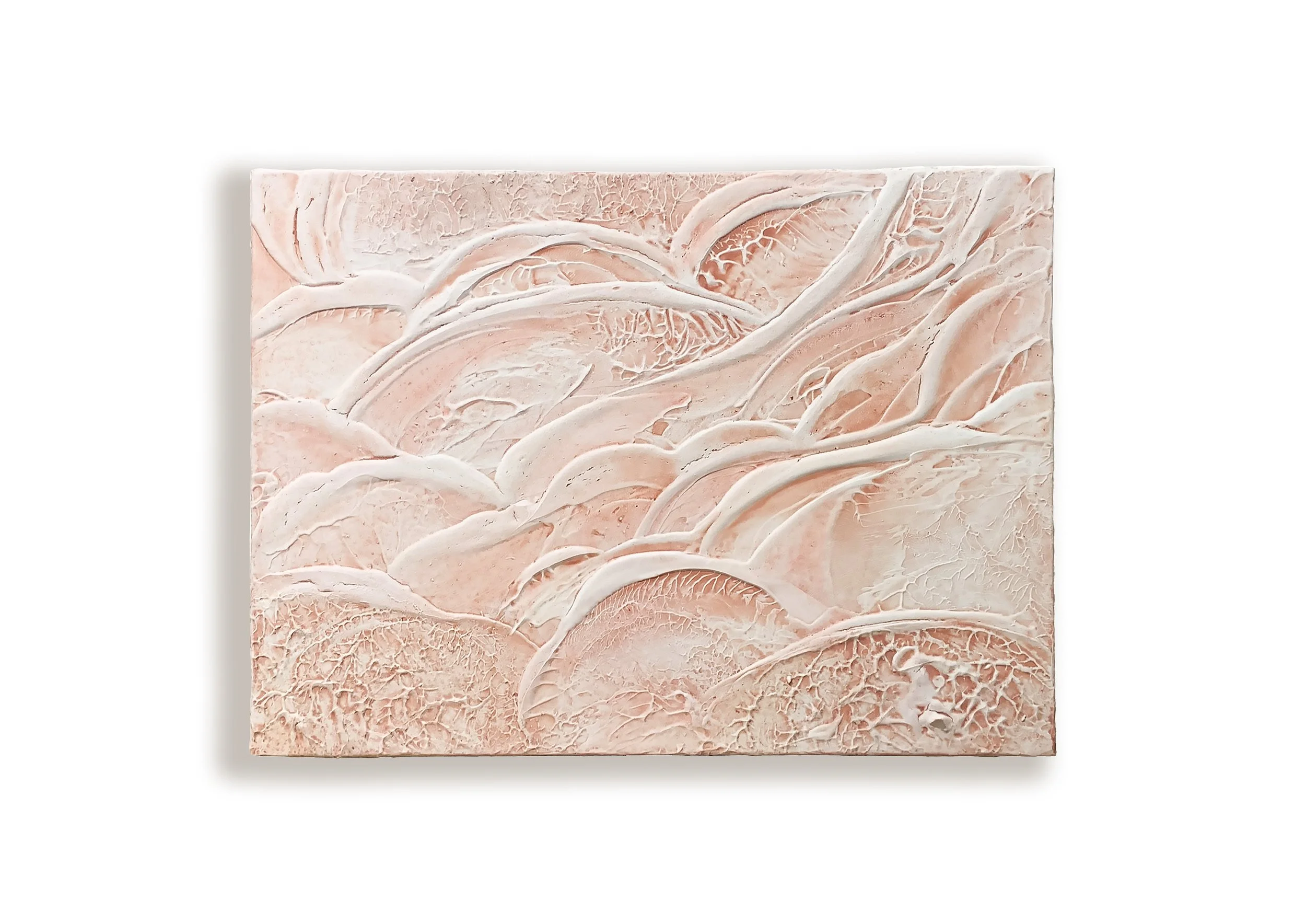 Kunstwerk mit Erde, Wasser und Rosen vom Rosendorf im Schwarzwald von Paulina Vogt