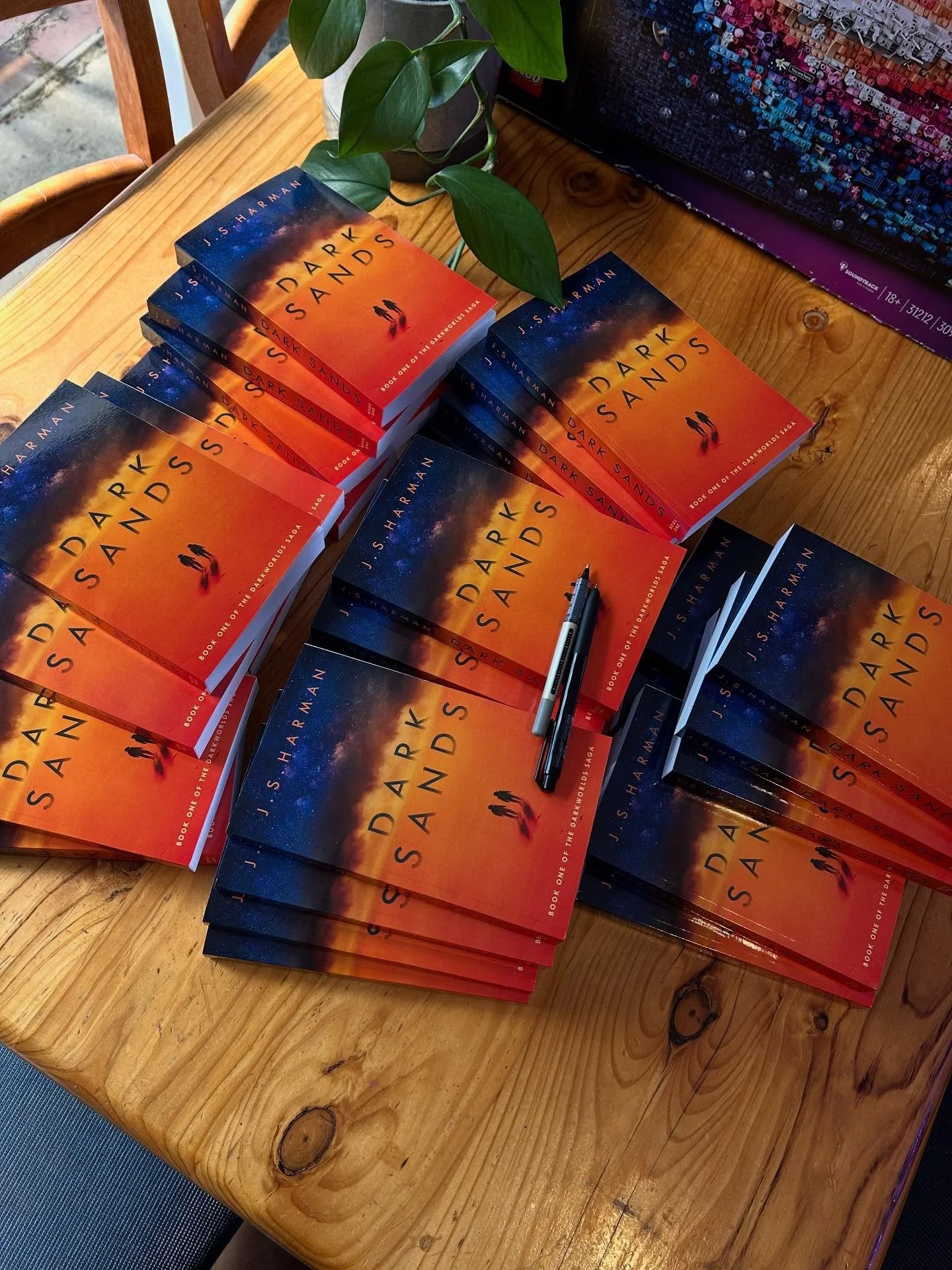 The next batch of preorders have been signed and will be shipped out in less than 48 hours!! If you&rsquo;ve placed an order, one of these books are going to be yours 🥹

Just 11 days until DARK SANDS is officially out - and between now and then, I&r