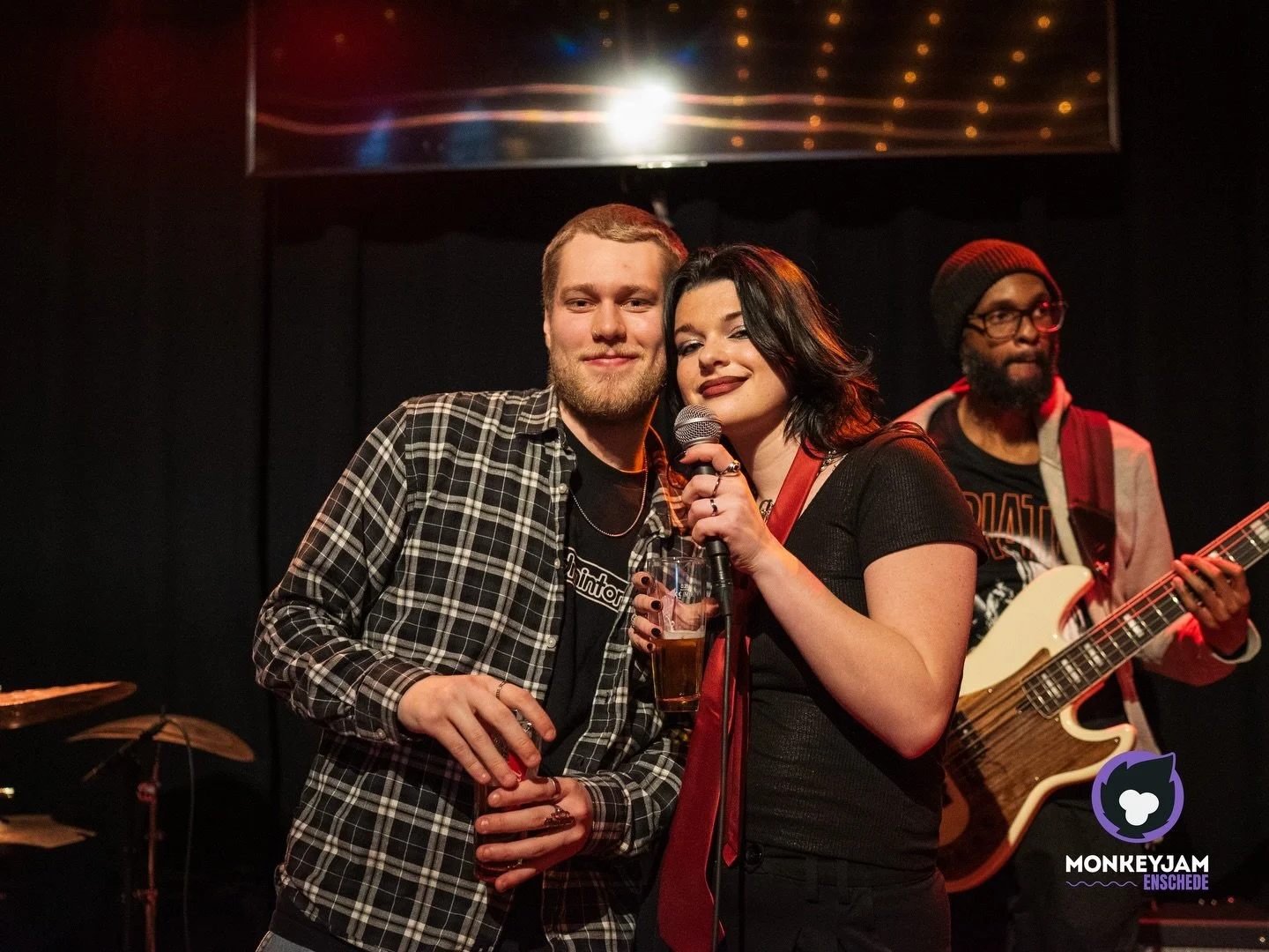 Monkeyjam Enschede was aan de vorige keer. 
Leuke sfeer, volle zaal en dansende mensen 💃🎶

Zien we je de volgende keer weer? 4 maart gaan we weer los in het @m_metropool caf&eacute;! 

Of kom vanavond lekker jammen in Arnhem 20:00 Caf&eacute; Bosch