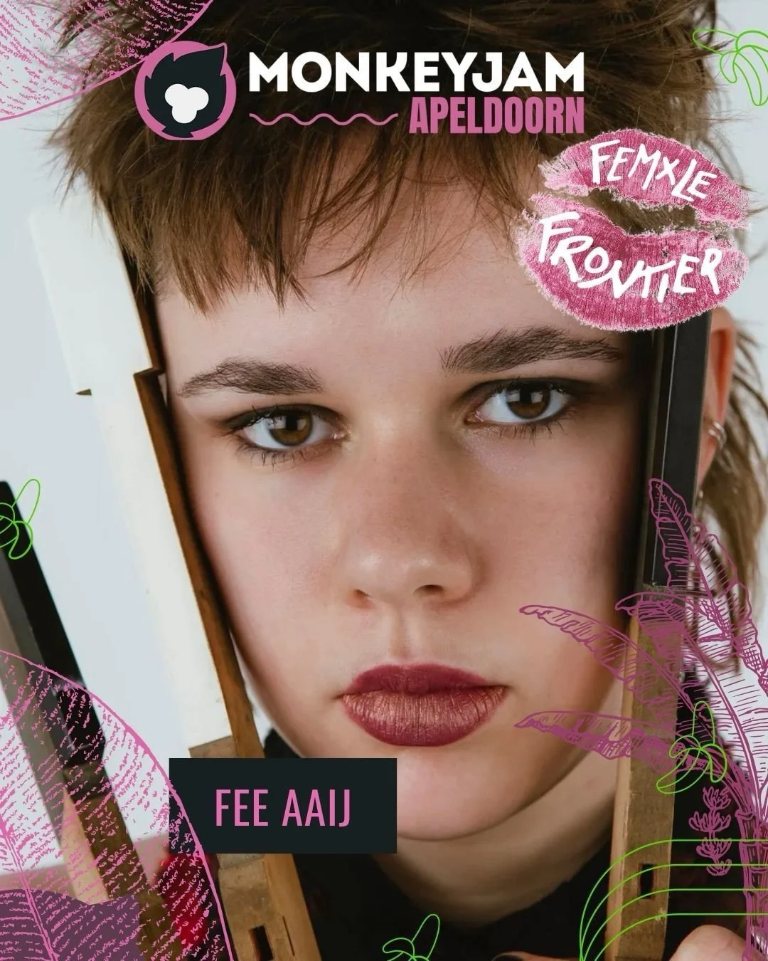 🎶🐵Huisband MonkeyJam Apeldoorn x Femxle Frontier 💋🎶

Morgen gaan we los met de MonkeyJam Apeldoorn. Deze keer met een bijzondere samenwerking met @FemxleFrontier. 
Vandaag stellen we alvast de Huisband aan jullie voor.
 🎹 @fee.aaij 
🥁 Fien Broe