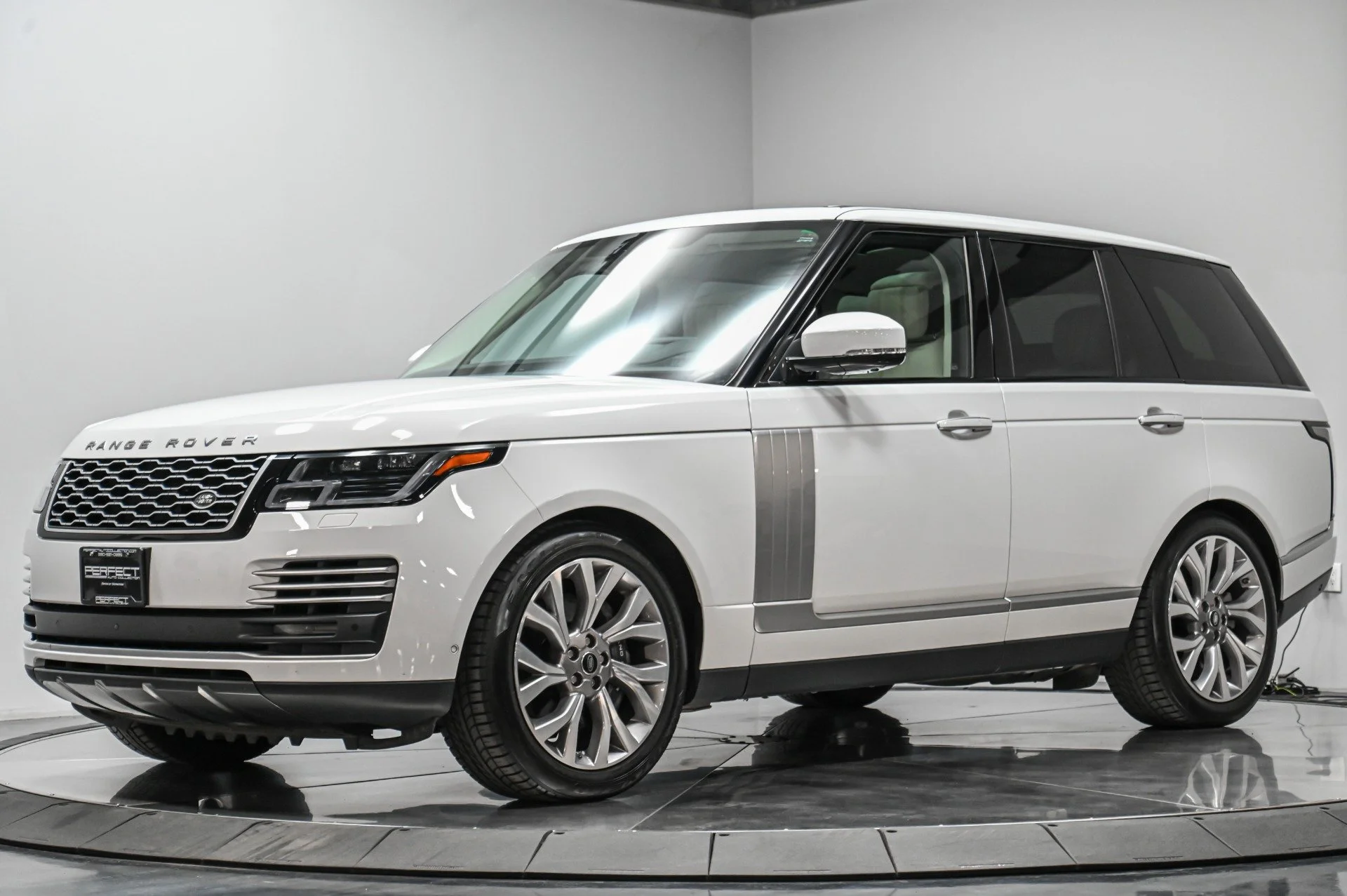 Used-2019-Land-Rover-Range-Rover-50L-V8-Supercharged-Autobiography-1722456589.jpg