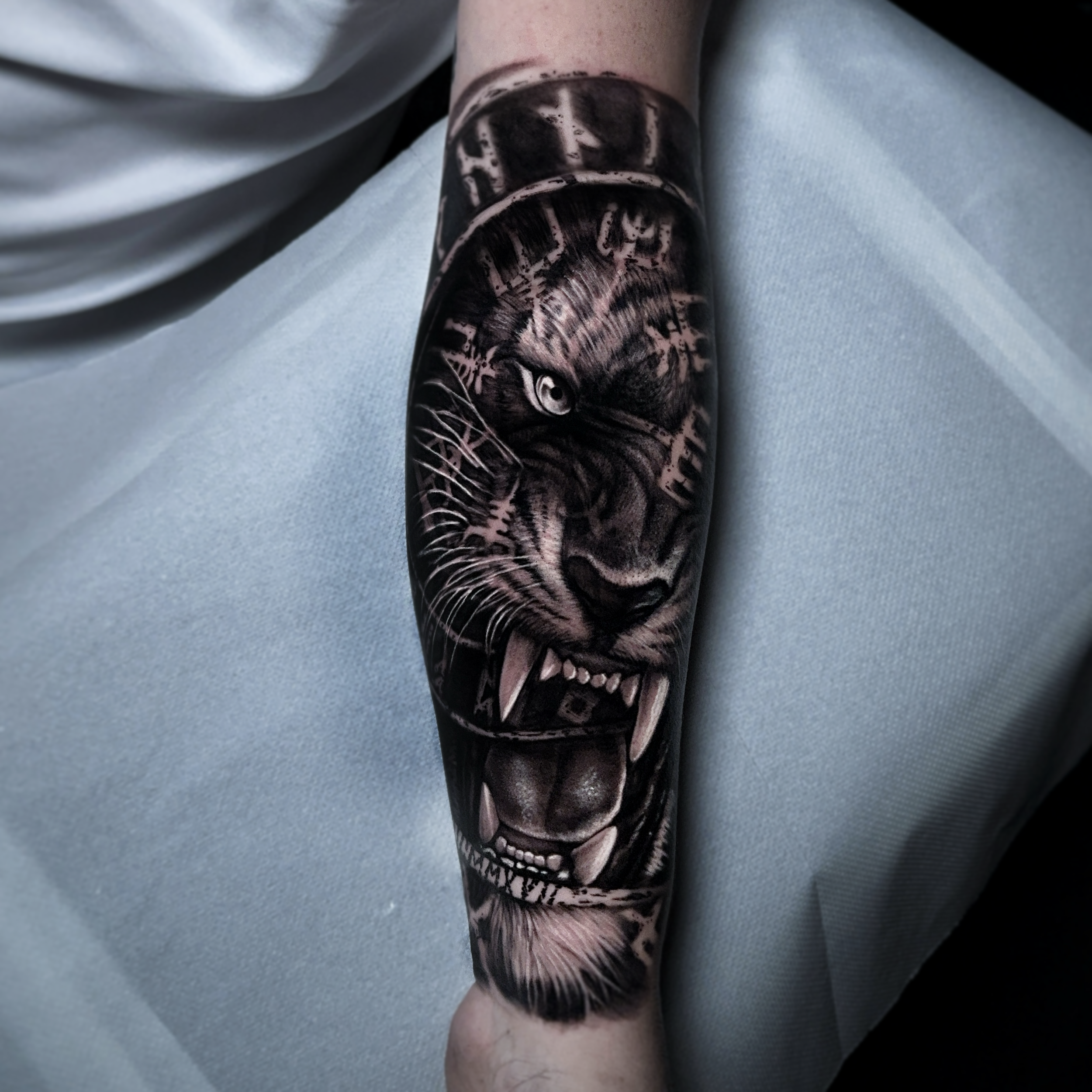 Dark Realism Sleeve Tattoo in Köln