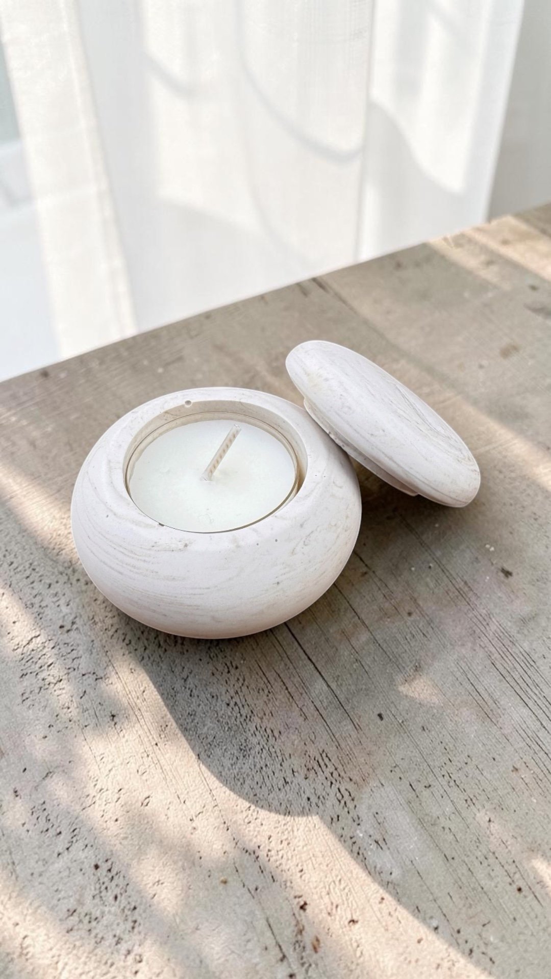 The Pebble Holder