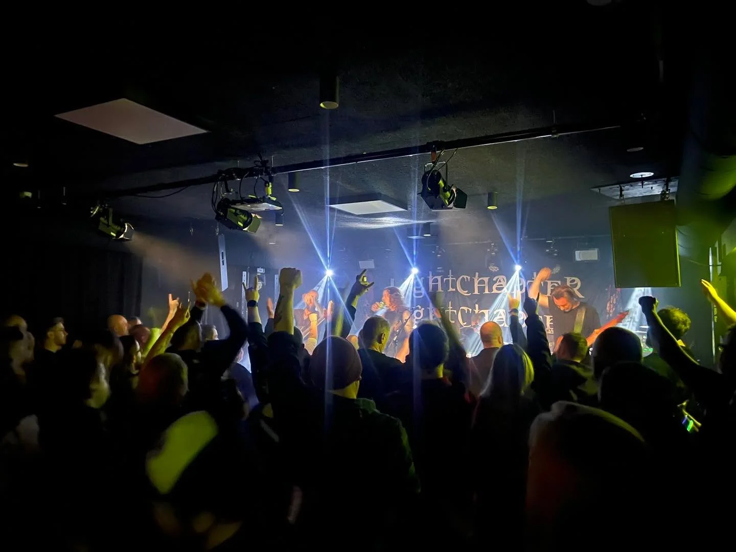 Friday: Album release &ldquo;M&Oslash;RKE&rdquo; https://frontl.ink/morke ✅
Saturday: @lightchapterofficial live p&aring; @amagerbio /Beta ✅
Sunday: 🏃💤 🟩