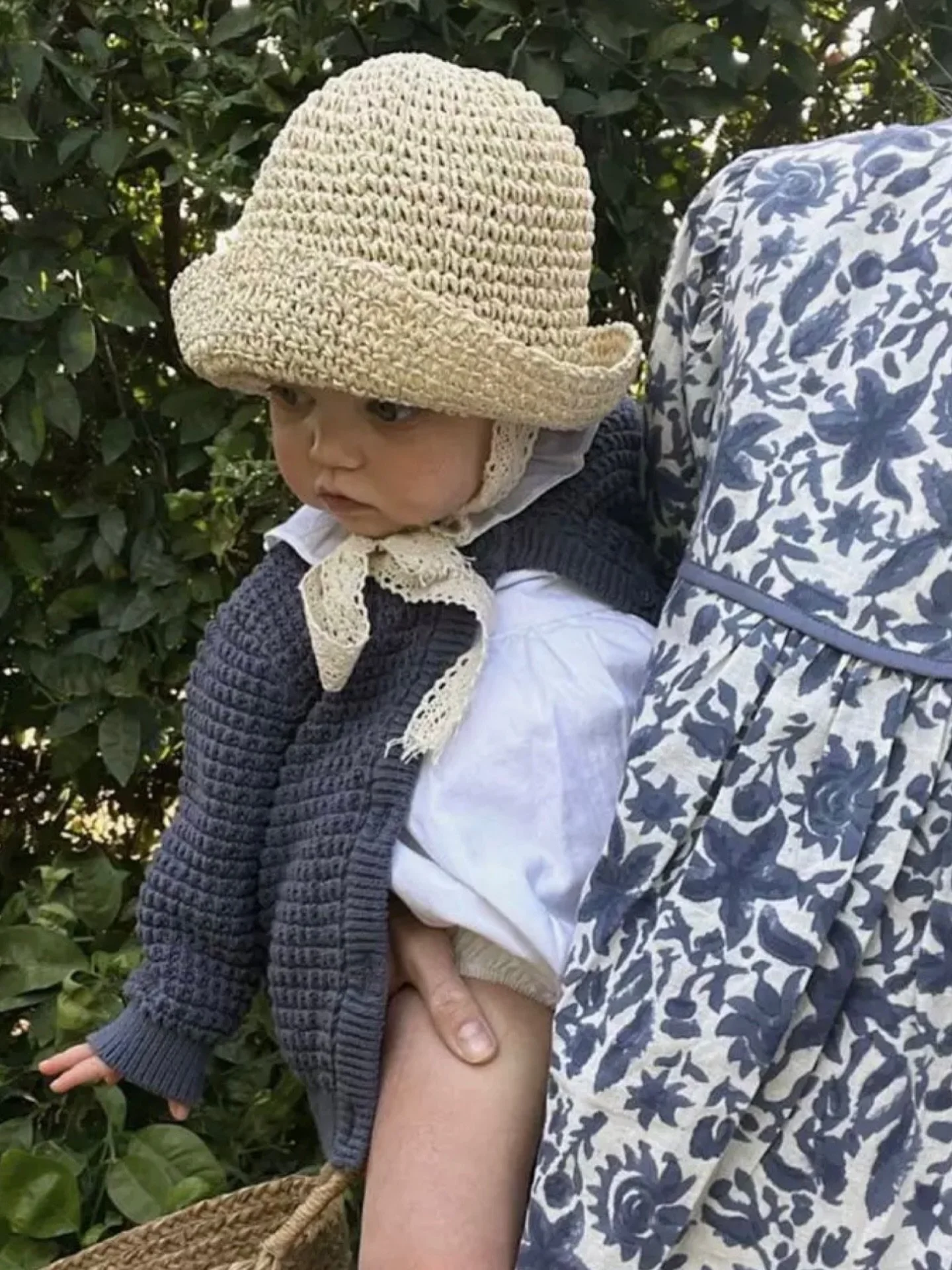 The little garden hat that pulls it all together 🌿👒
Sweet, timeless and made for sunny days outside ☀️