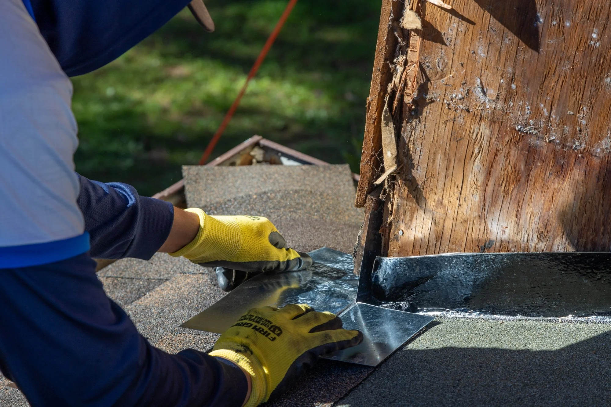 All seams are properly flashed