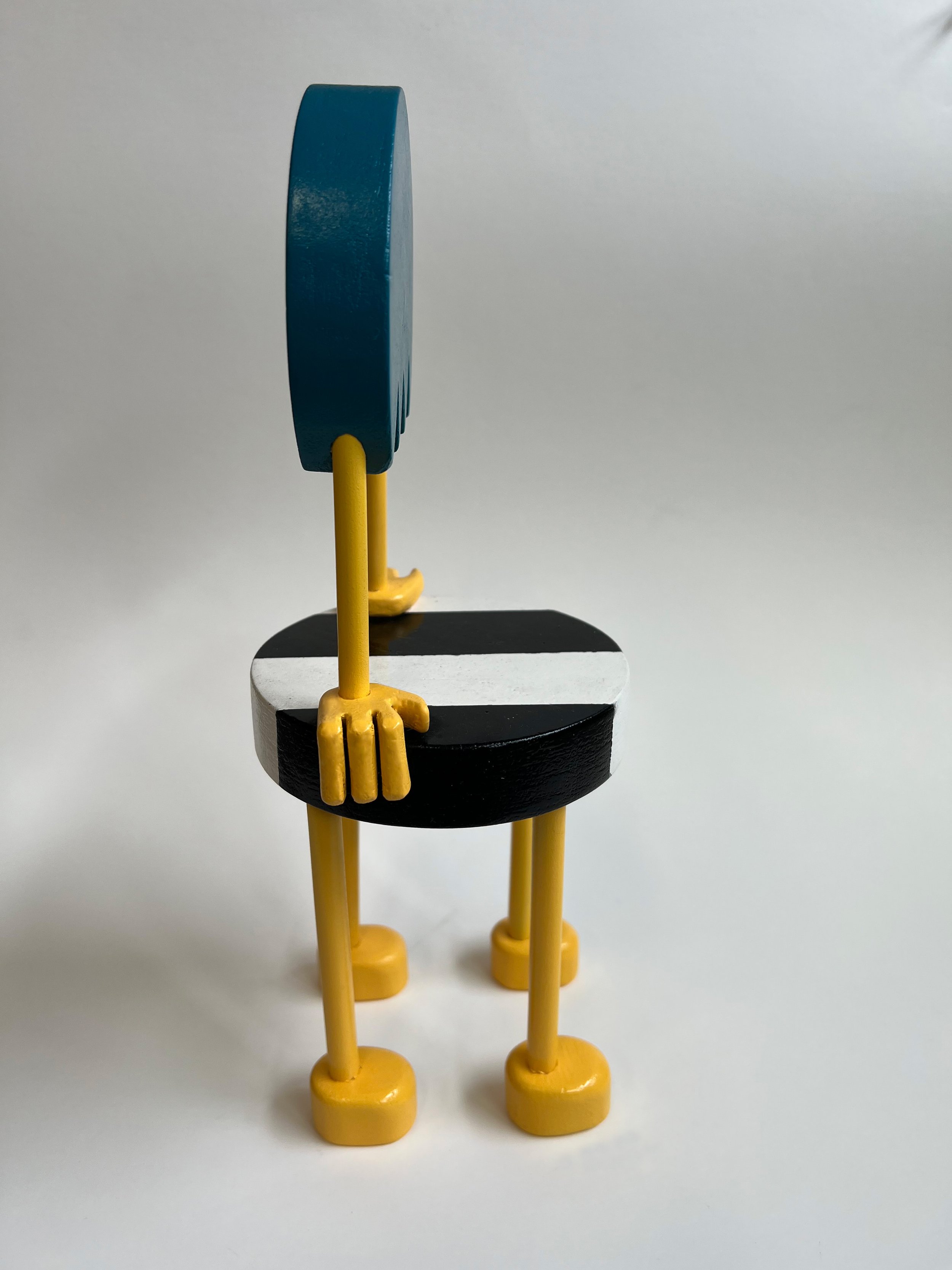 tinychairsideyess.jpg