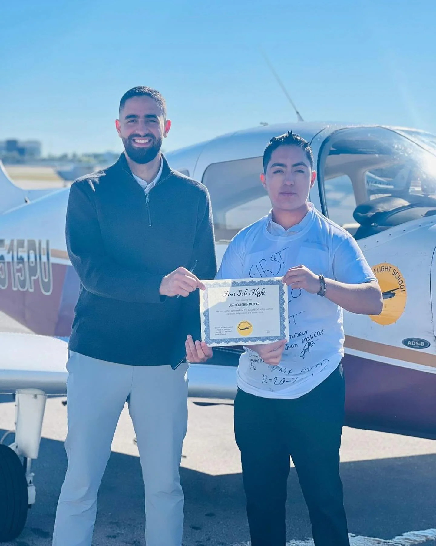 VUELO SOLO JUAN PAUCAR  DE ECUADOR 🇪🇨🇺🇸✈️✔️. ✈️JUAN 👨&zwj;✈️ en nombre de Alpha Aviation 🇺🇸te expresamos las m&aacute;s sinceras felicitaciones por tu exitoso vuelo solo✈️. Tu dedicaci&oacute;n y esfuerzo han dado frutos, y estamos emocionados