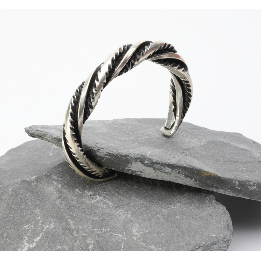 Leander Tahe original bracelet