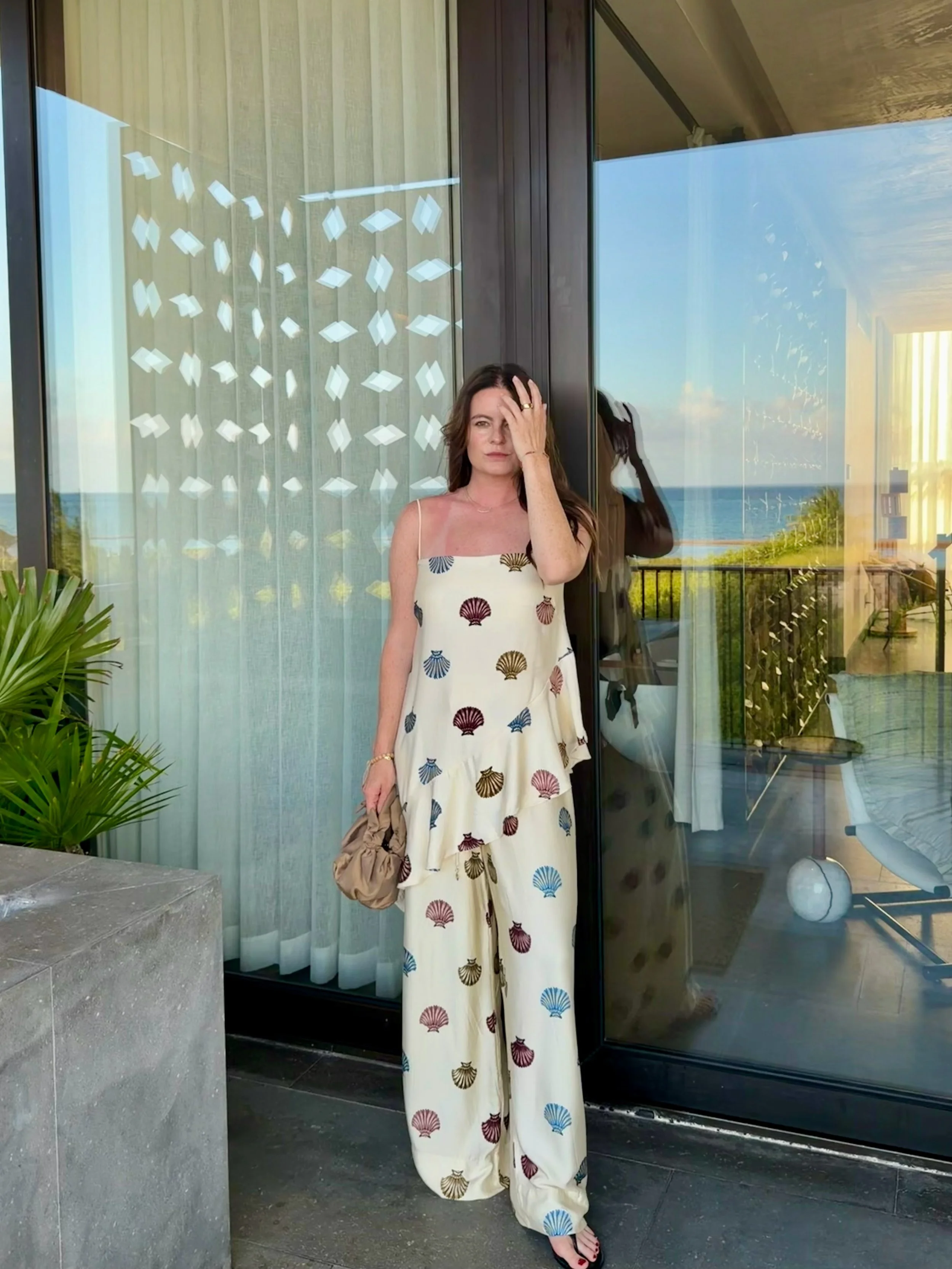 🔆 Summer dressing warm up 🐚

Accessorized with mini bags, thong sandals, woven details, &amp; a light sunburn 😬