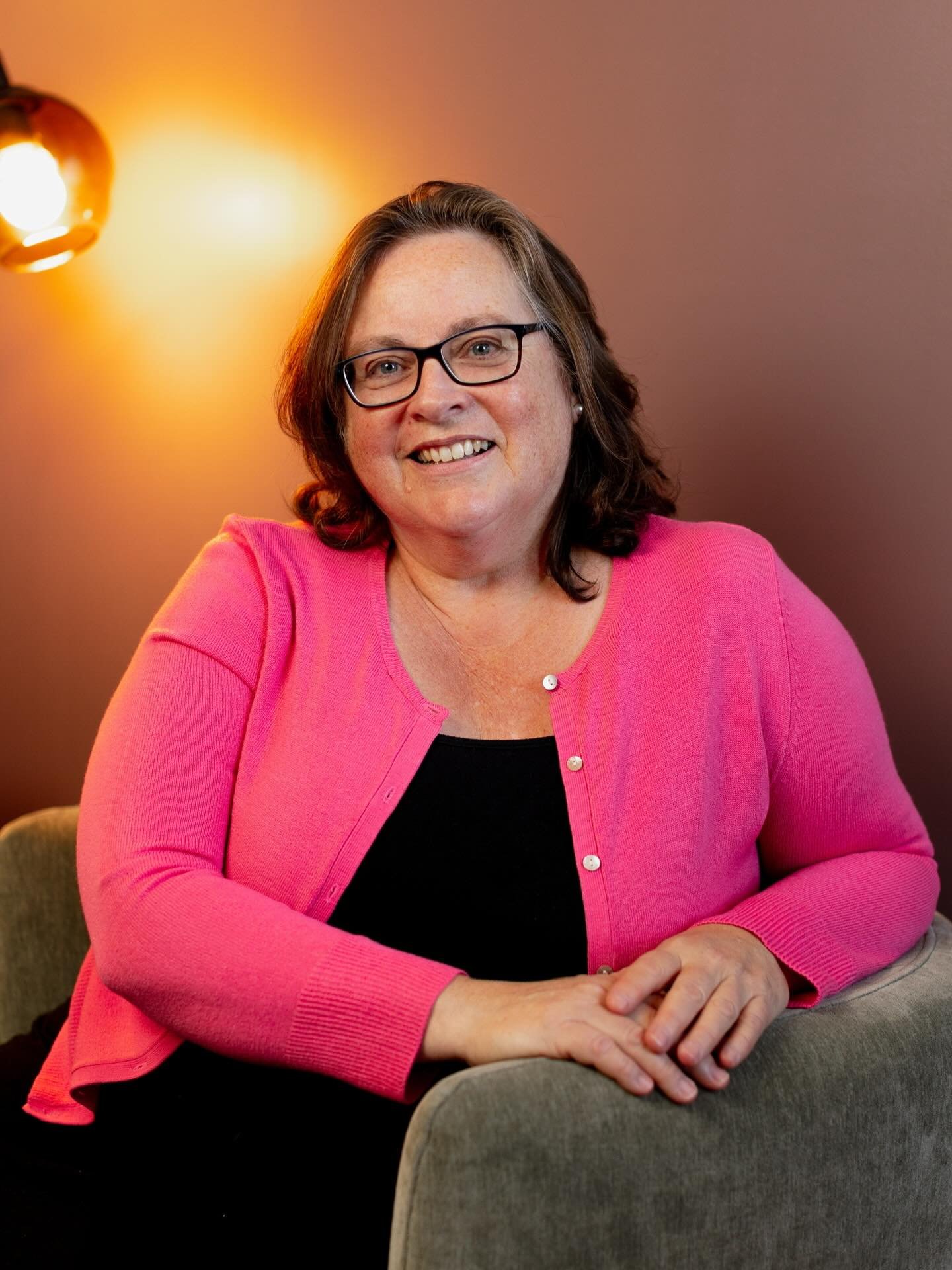 👋 Meet Rachel Gravel, administrator and bookkeeper

Retired, mother, grandmother, and cancer survivor. Now I&rsquo;m on chapter 2 of my life. 

I&rsquo;m thankful to be working part-time at MNDFL Collective. Everyone tells me that I always look so h