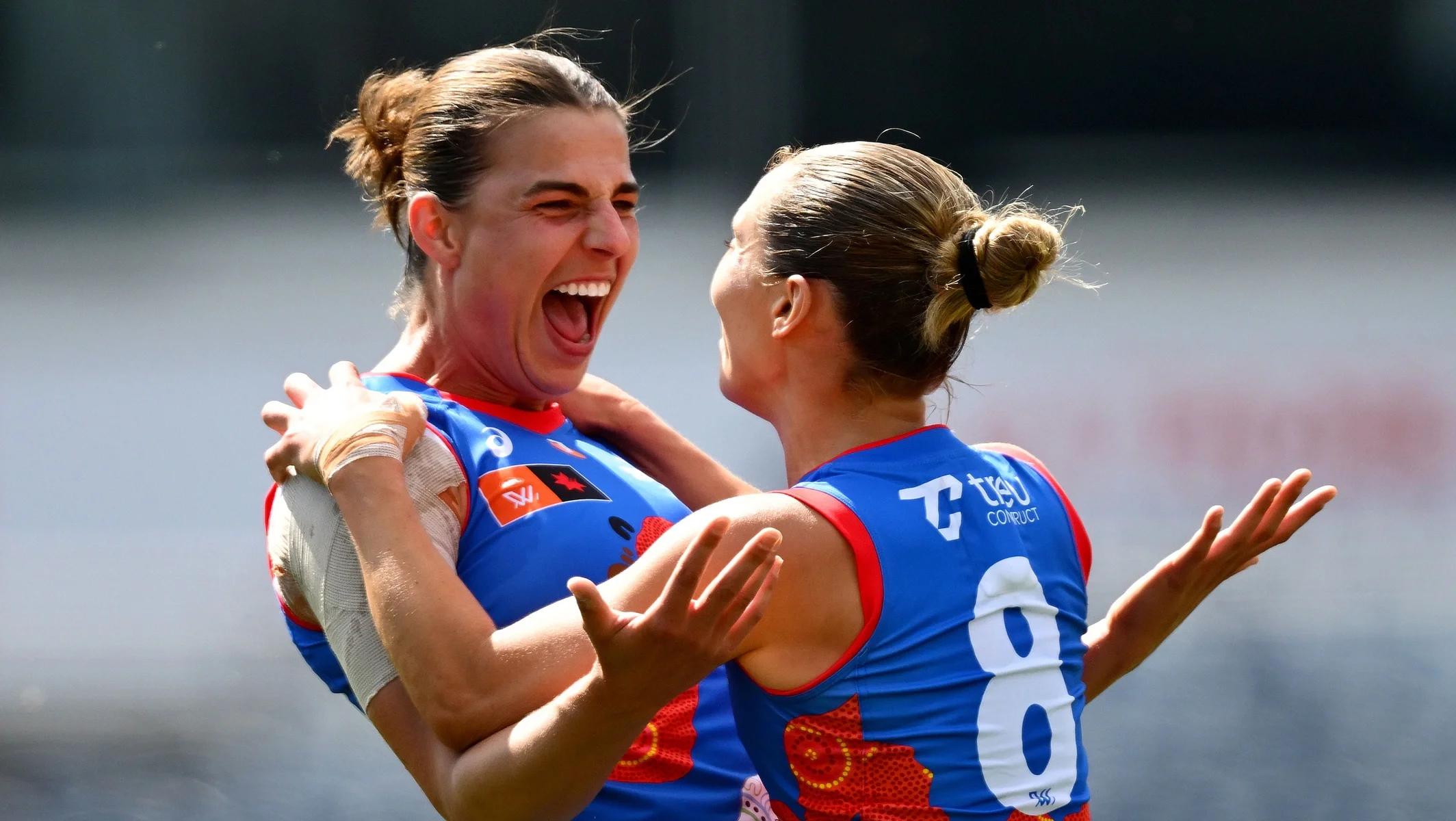 Rampaging Bulldogs bare their teeth in statement win over Blues