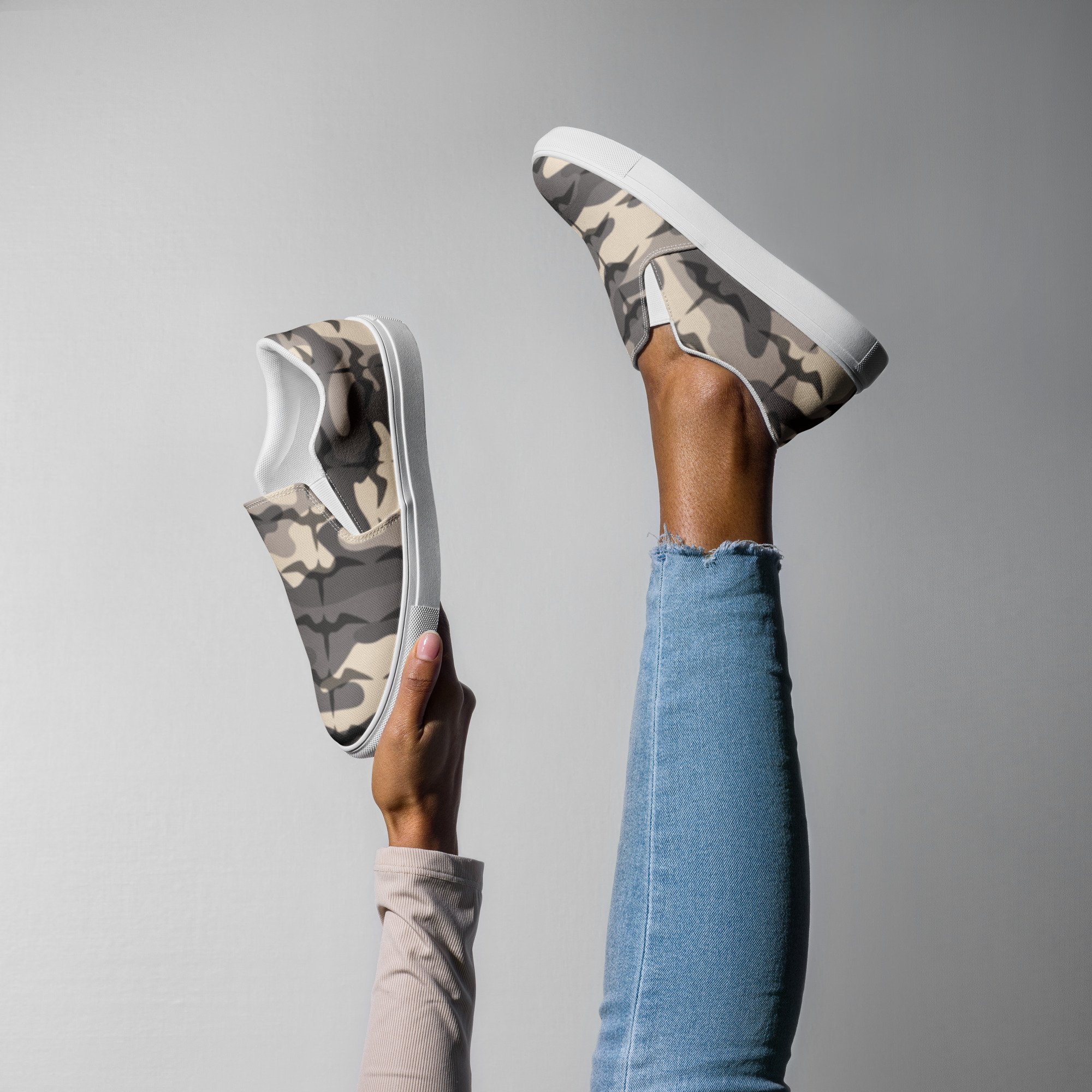 Iwa Camo Women’s slip-on canvas shoes