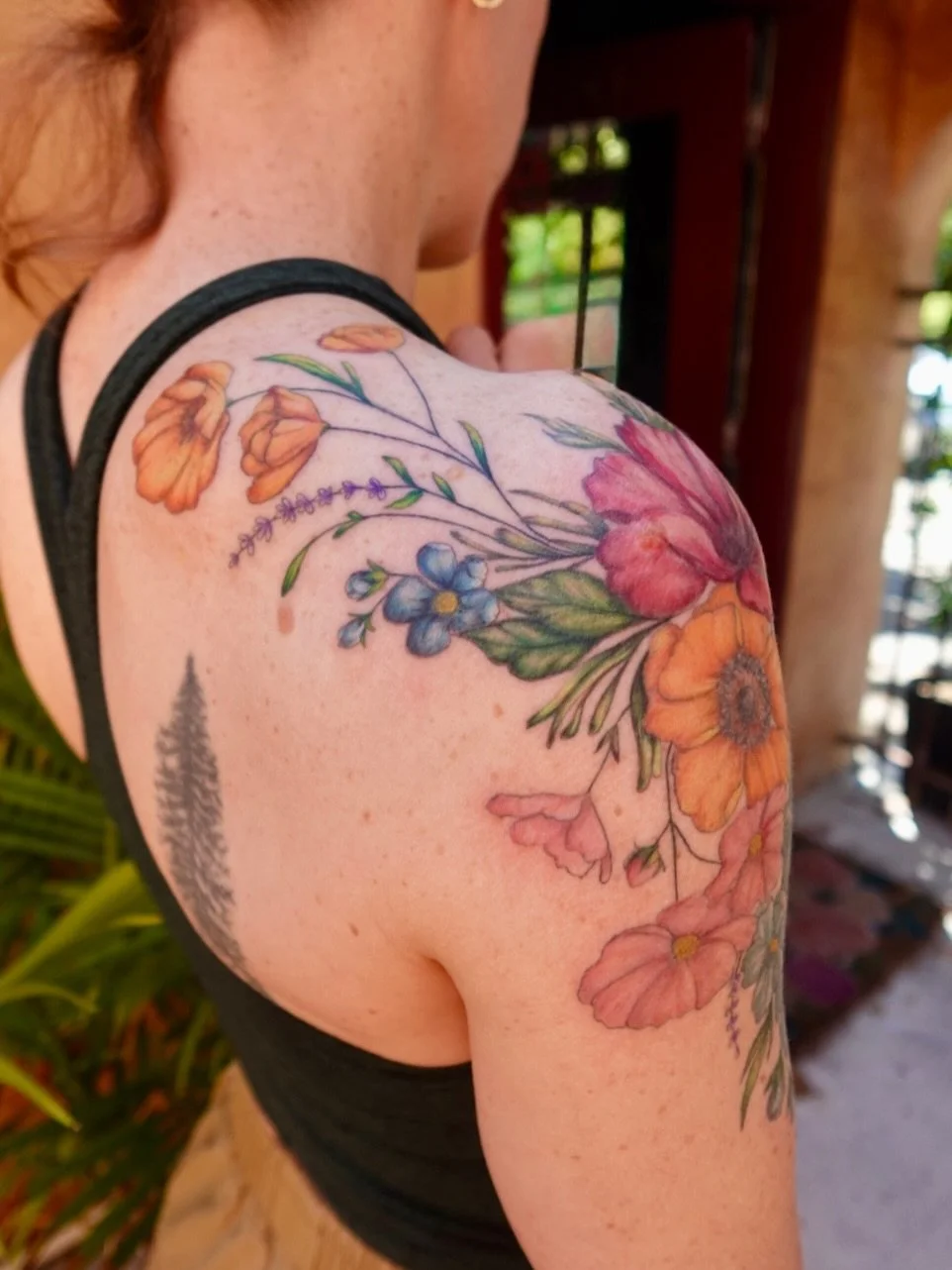 My largest full color piece to date! I had so much fun creating this piece and making it flow with her shape. Would love to do more large statement pieces like this! 🥰💗🌸

#tattooartistsacramento #fullcolorfloraltattoo #botanicaltattoo