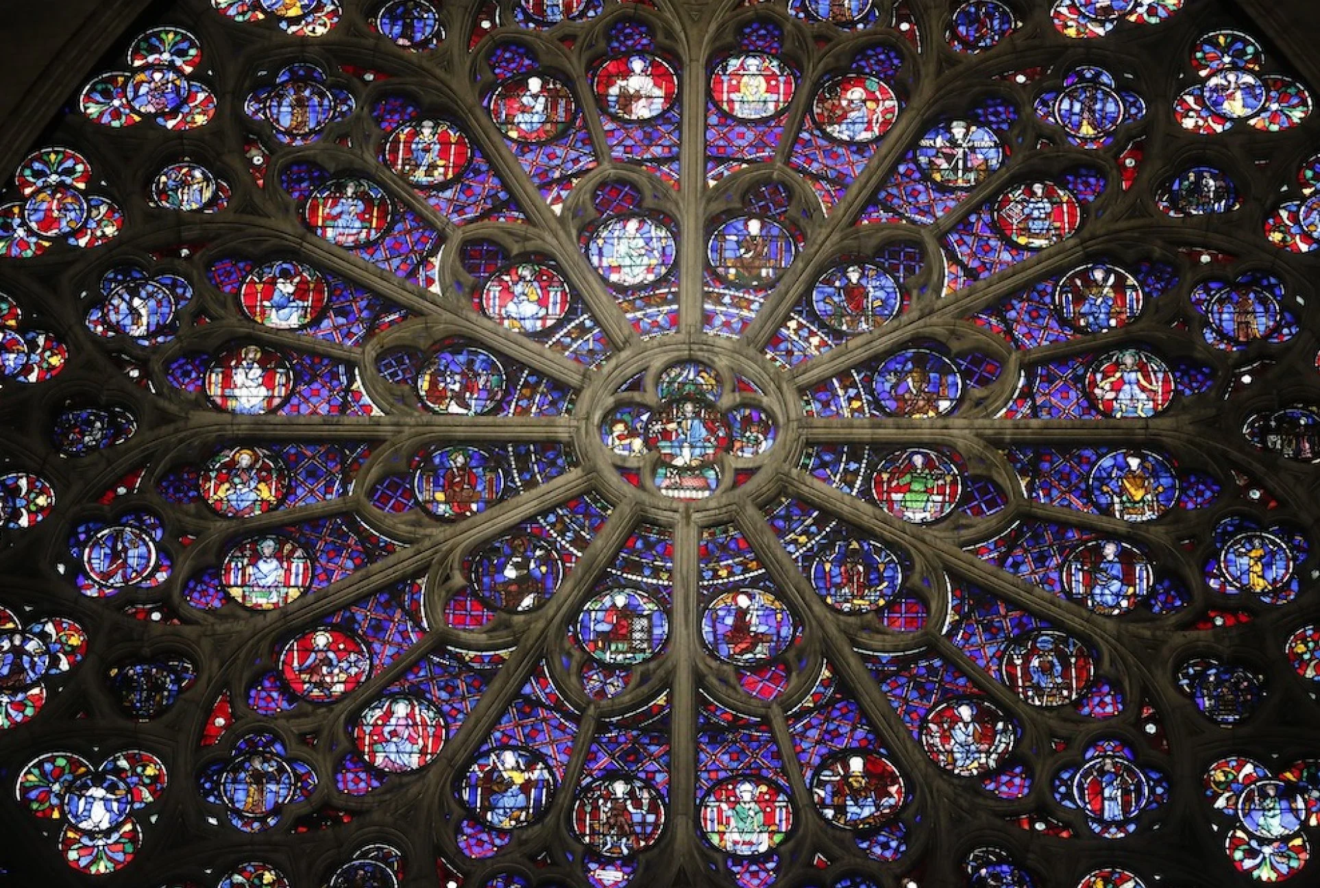 The Ethics of Art: Should Contemporary Art Replace Historical Masterpieces ? The Example of Notre Dame.