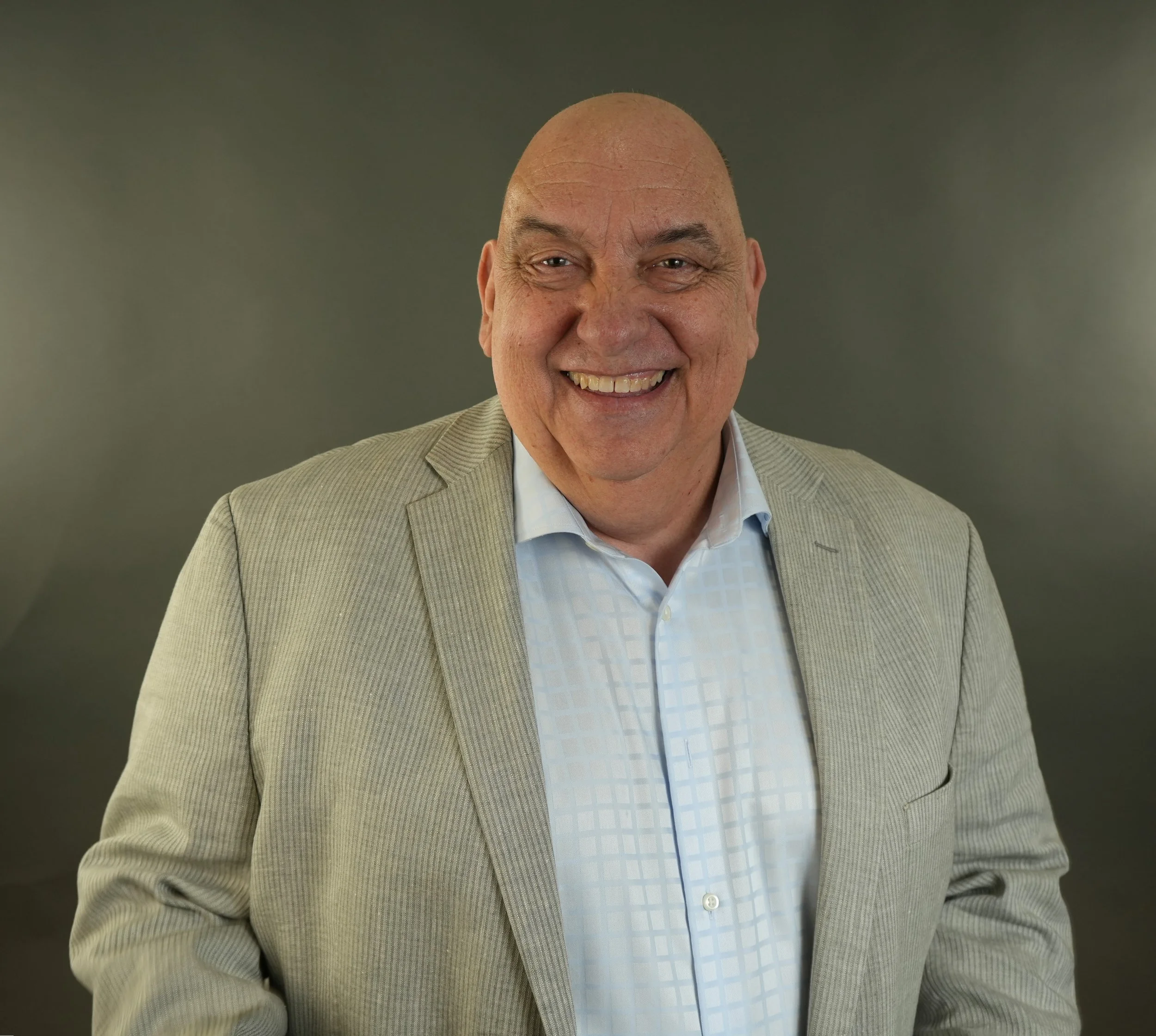 Gus body shot smiley.JPG