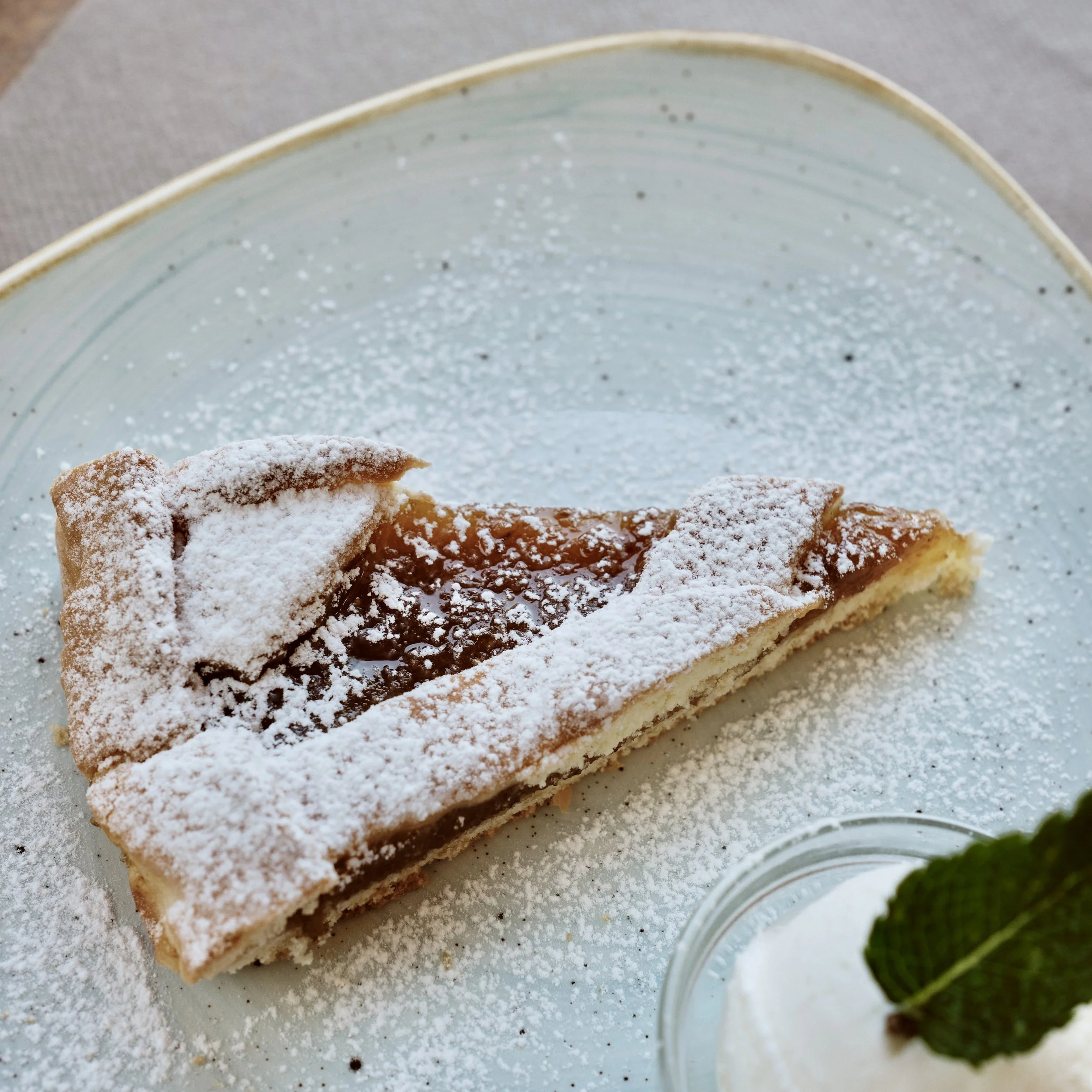 crostata con gelato copia.jpg