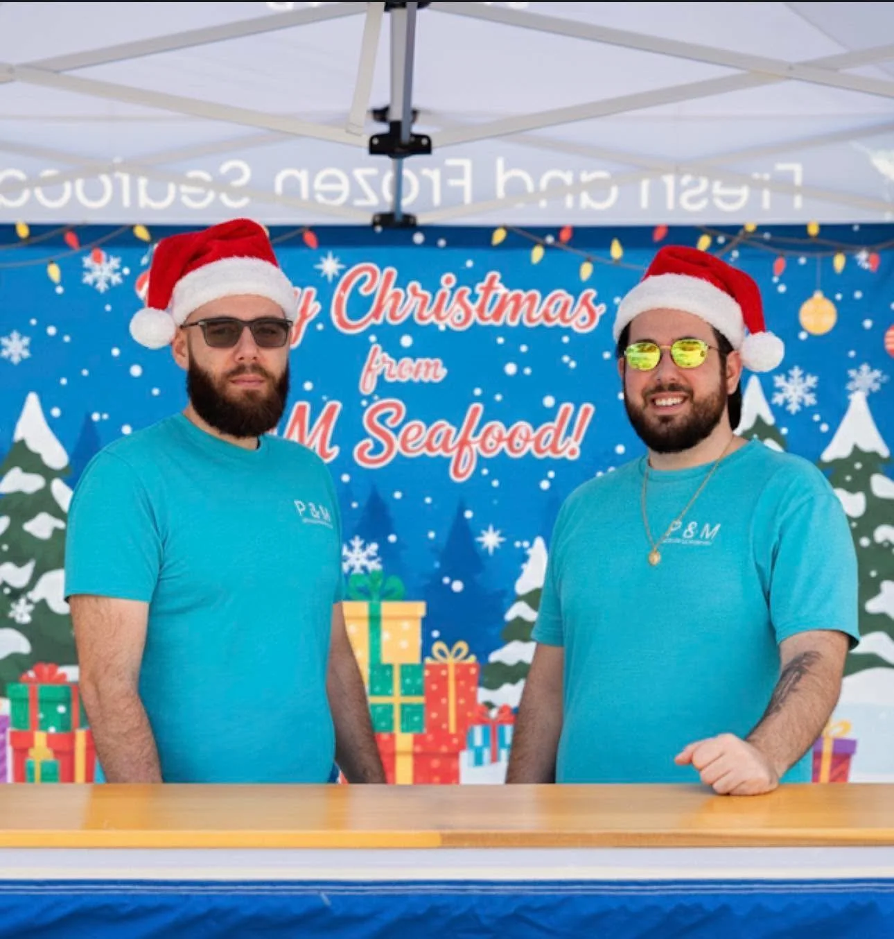 Merry Christmas from the P &amp; M Seafood Family 🎄🦞
Wishing you a season filled with joy, warmth, and delicious moments around the table. Don&rsquo;t forget to order the freshest seafood for your holiday celebrations, visit our website and make yo