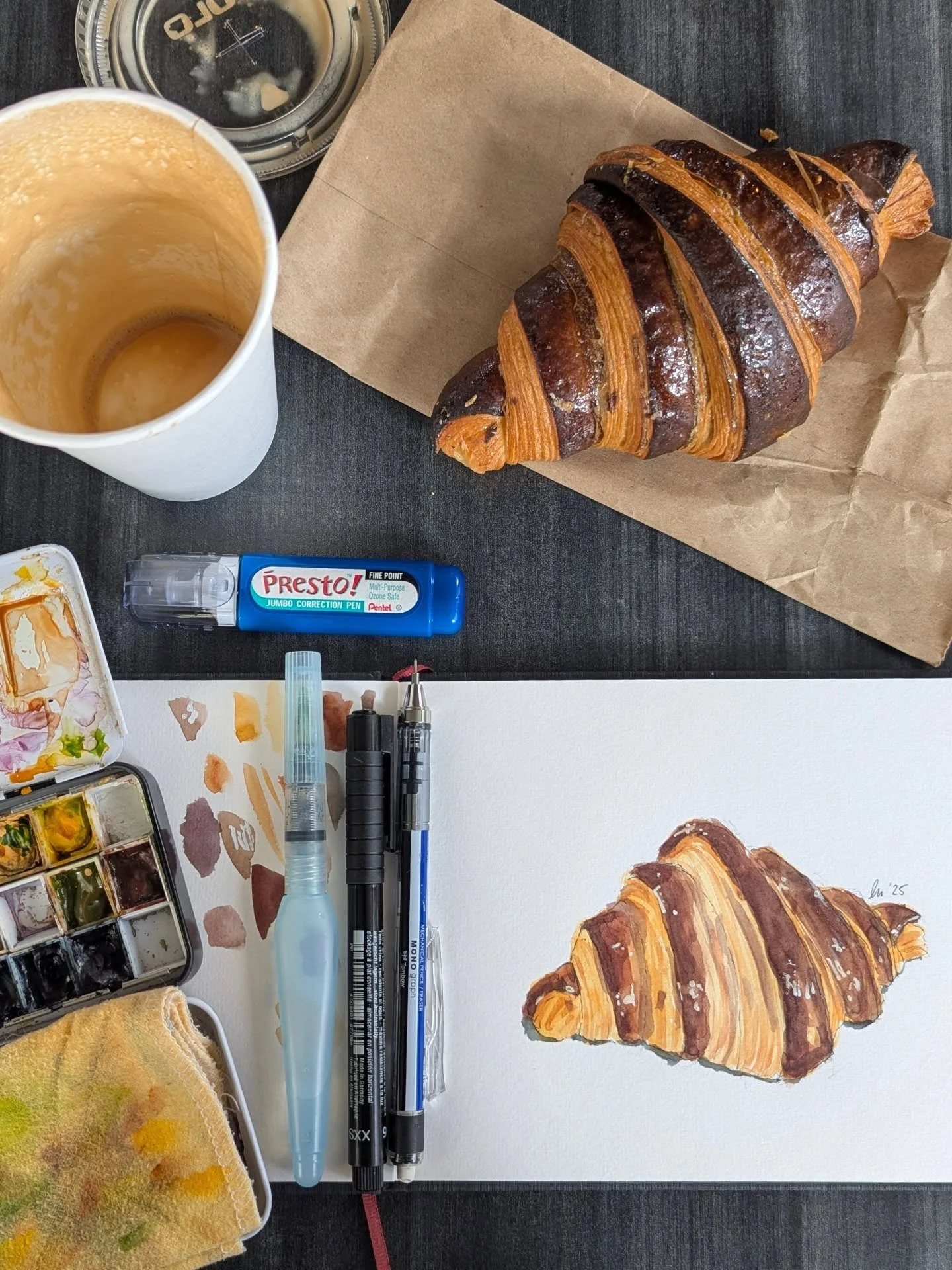 Hazelnut croissant from @thefrenchguysseattle Sketched at @bauhaus.strongcoffee

#art #sketch #drawing #painting #foodart #foodsketch #fooddrawing #foodpainting #sketchbook #sketchbookartist #watercolor #pastries #coffee #cafe