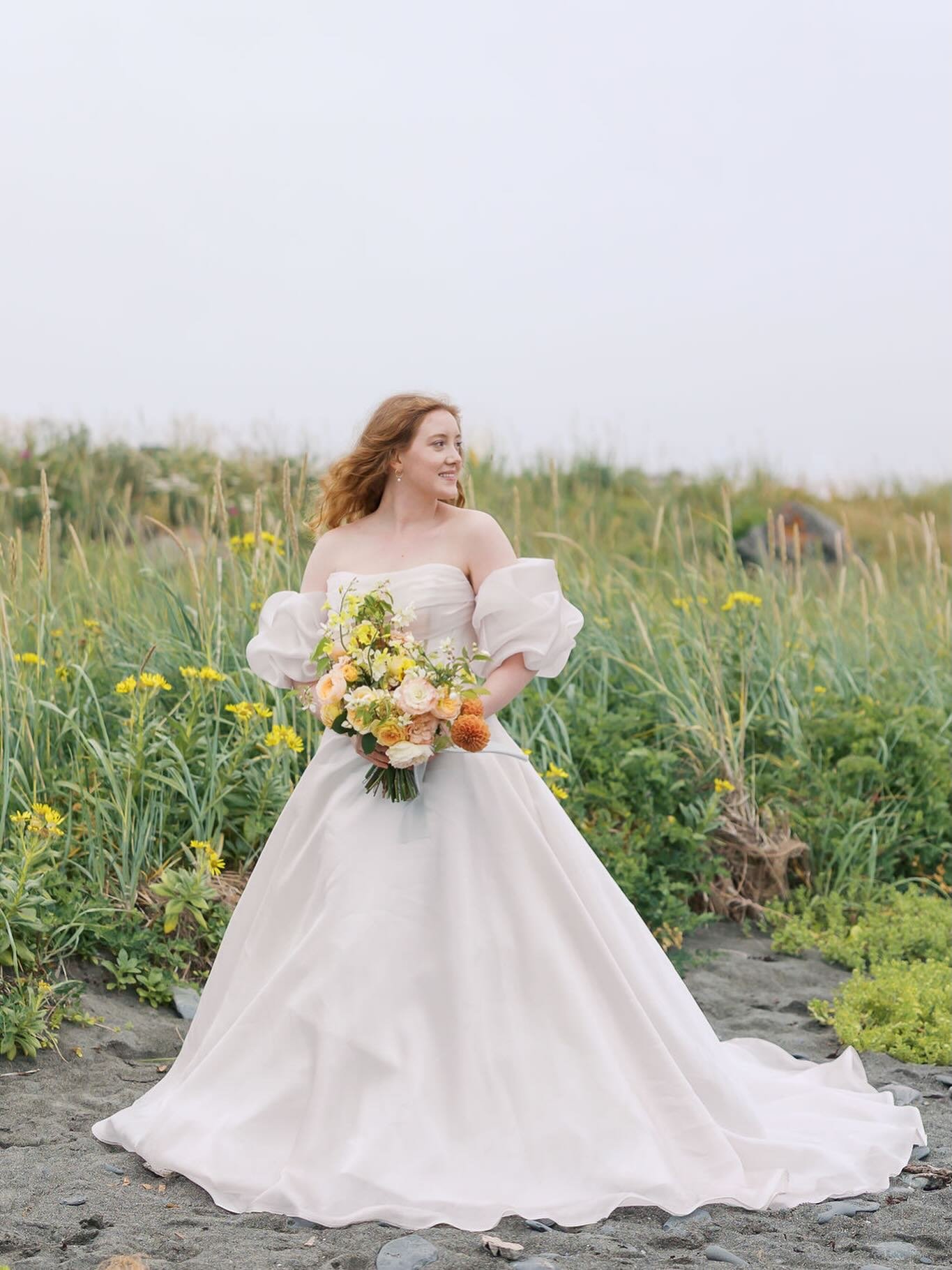 Such a beautiful day spent with @dorifreund on the spit in Homer Alaska. 
Loved working with @easthillfloral @petalsbytheshore @bateaubridalboutique 

#alaskaweddingphotographer #alaskaelopementphotographer #alaskaweddings